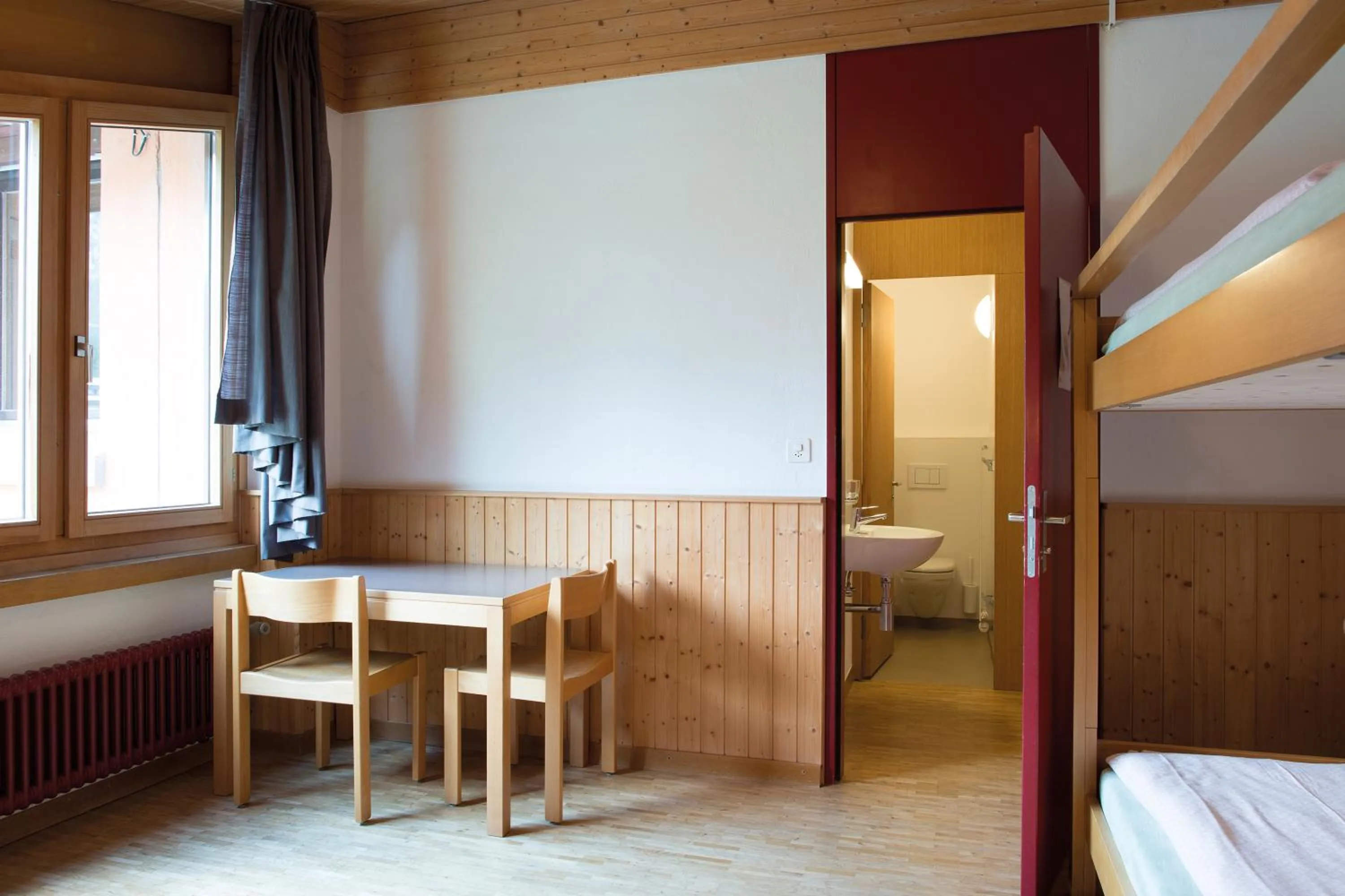 Photo of the whole room, Bed in Pontresina Youth Hostel