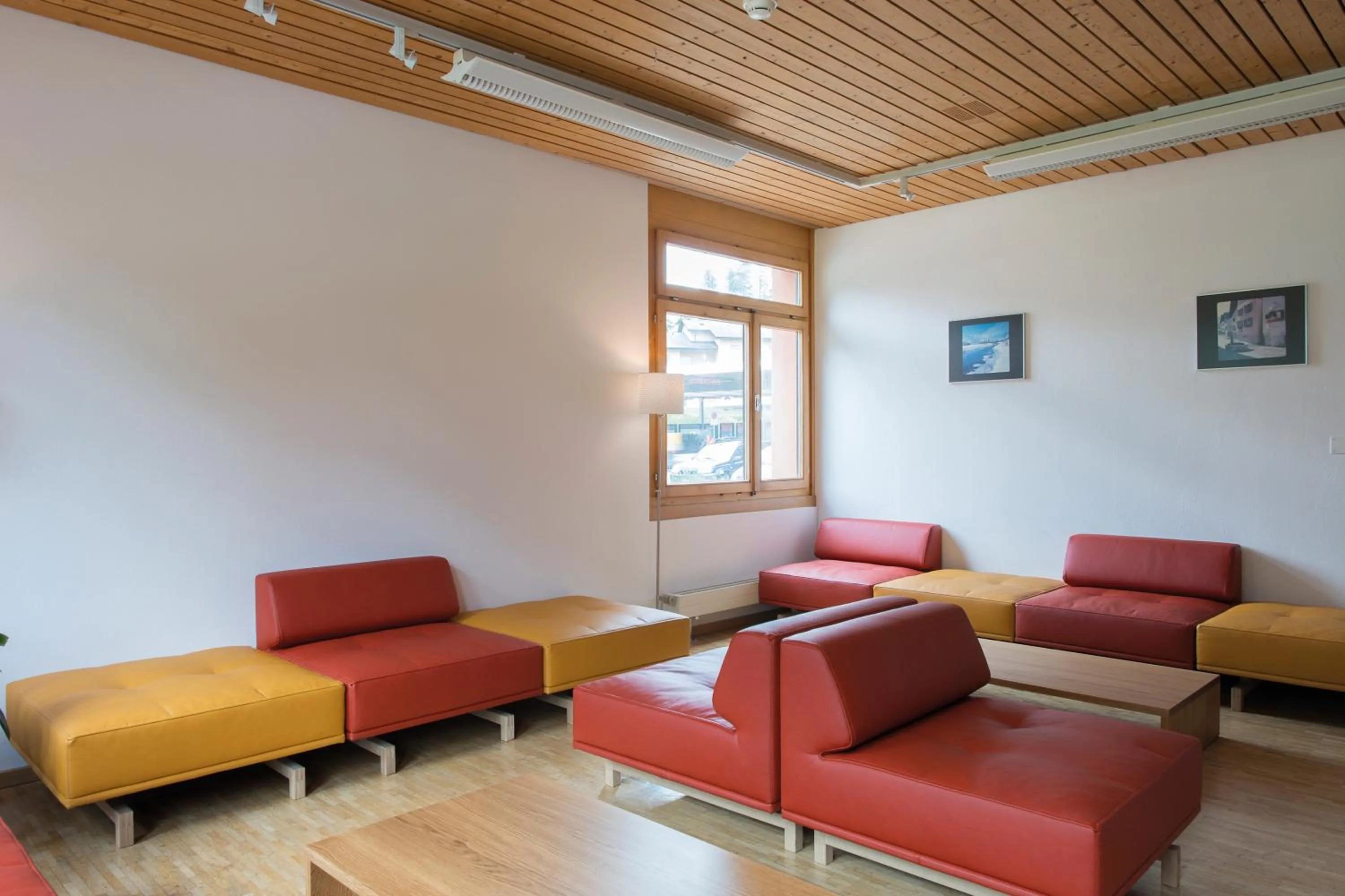 Lounge or bar in Pontresina Youth Hostel