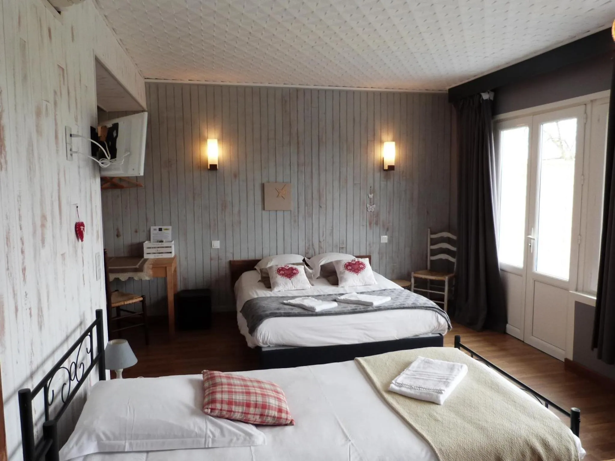 Photo of the whole room, Bed in Logis Hôtel Restaurant La Borie