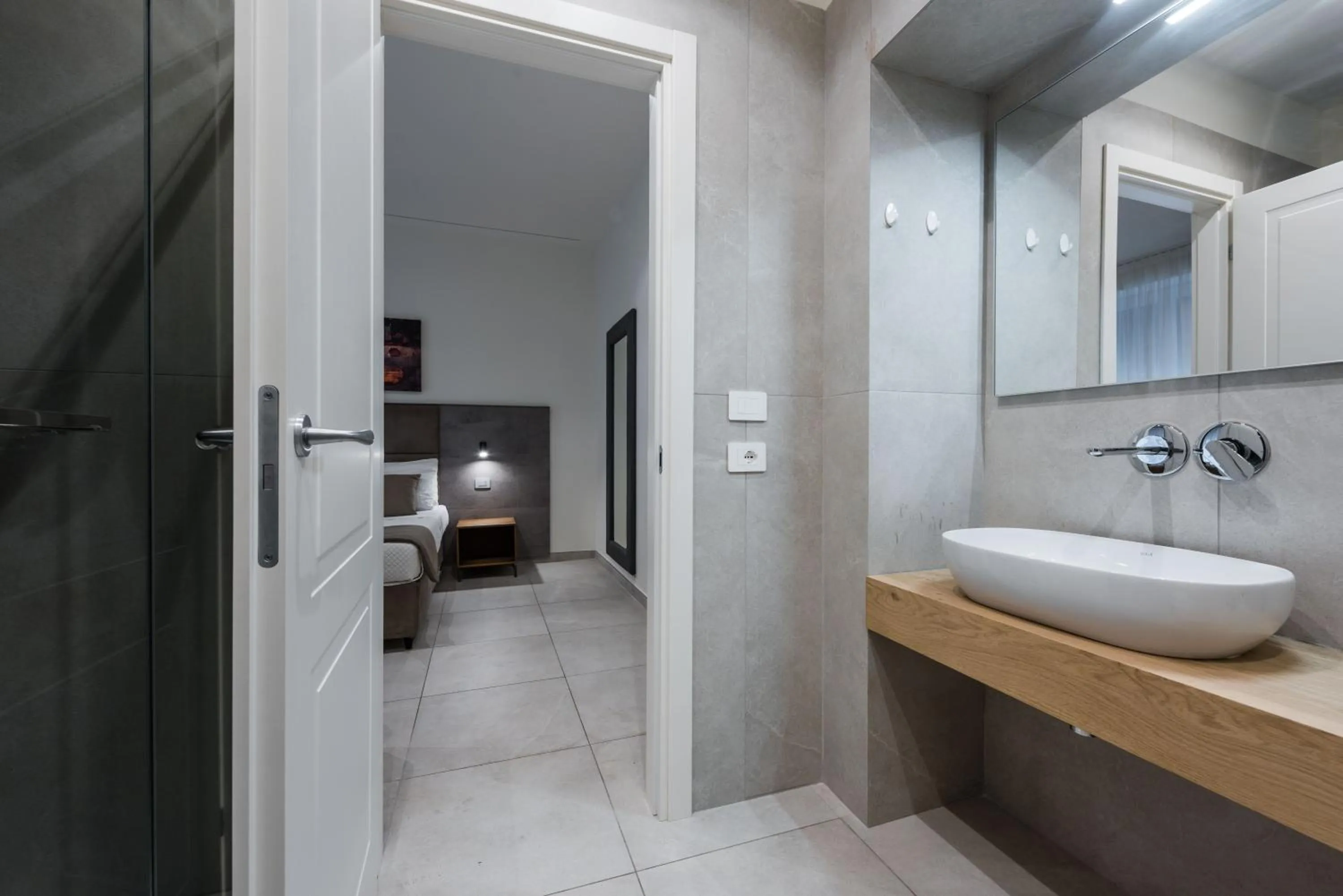 Shower in BeBIGEA Rooms