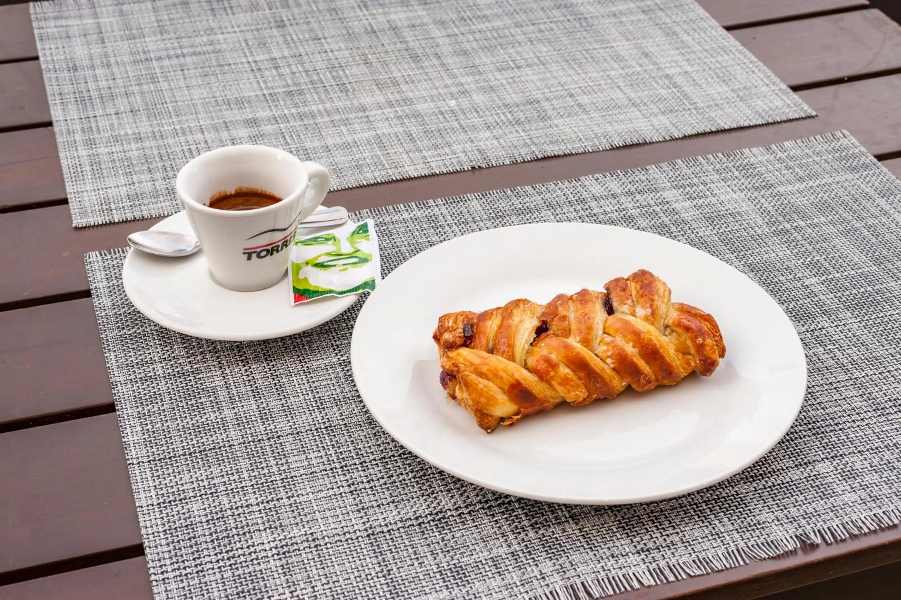 Food in BeBIGEA Rooms