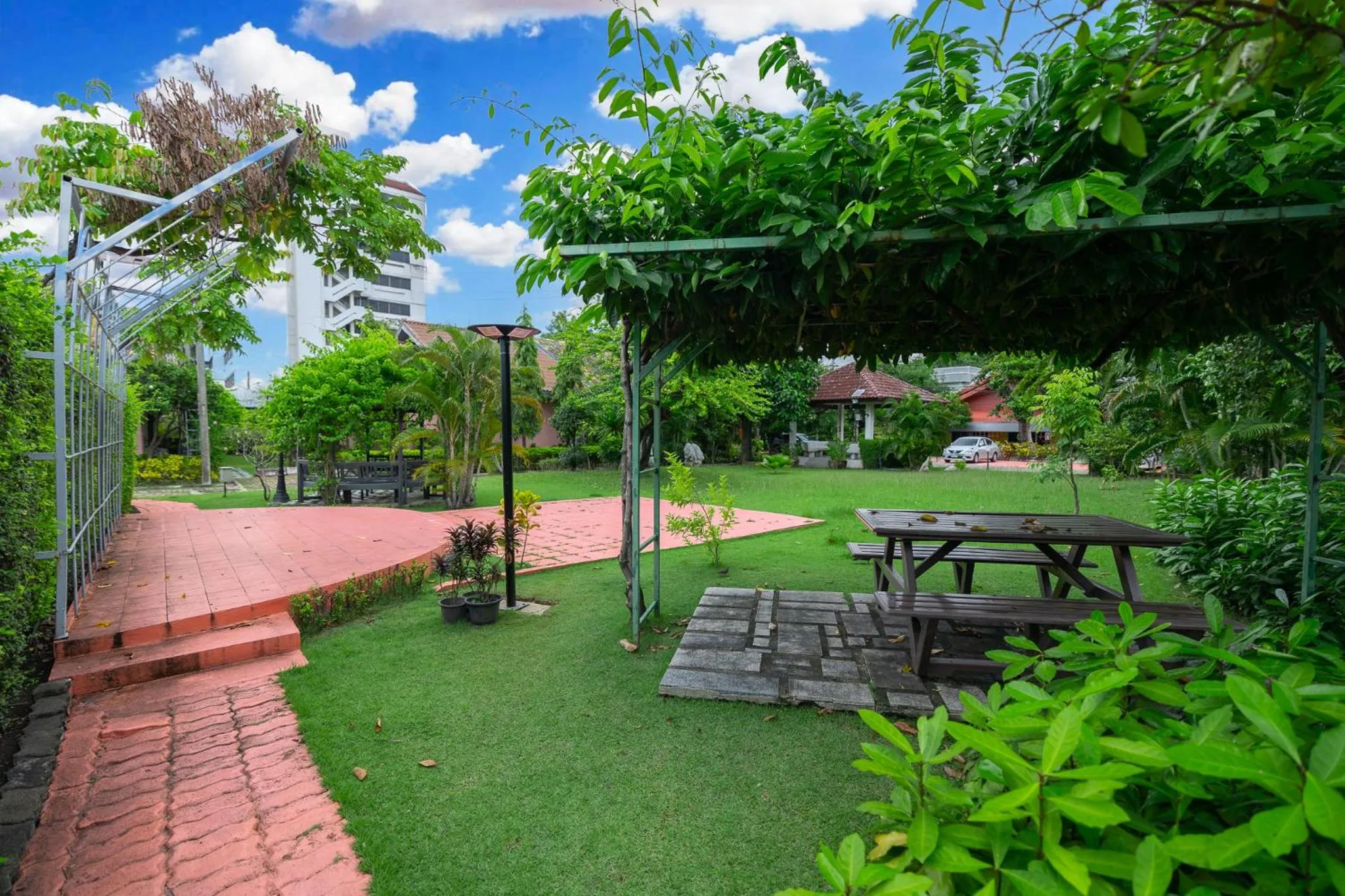 Garden view in Bangkok Rama Hotel