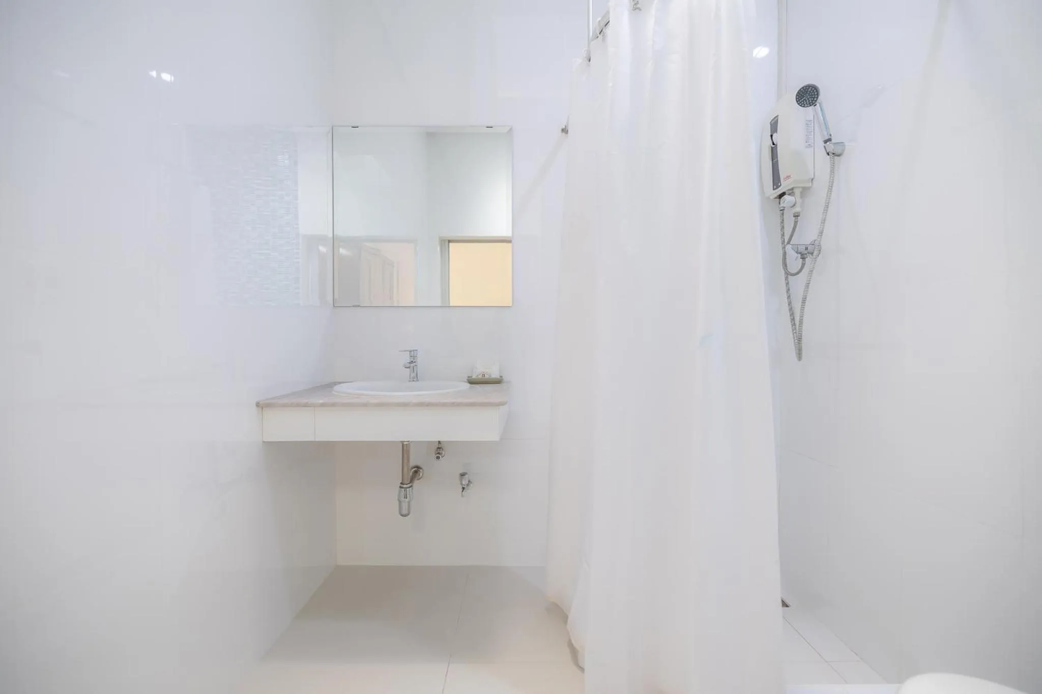 Bathroom in Bangkok Rama Hotel