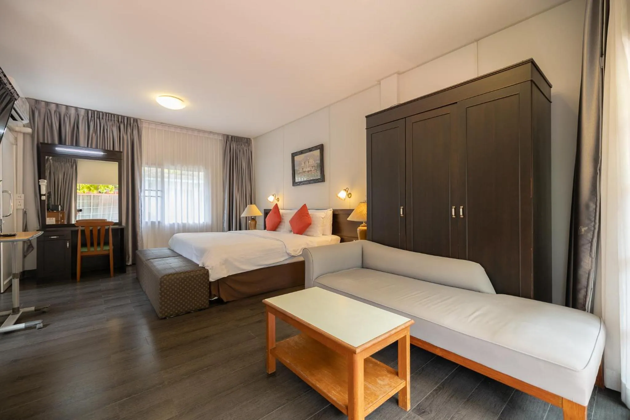 Bedroom, Bed in Bangkok Rama Hotel