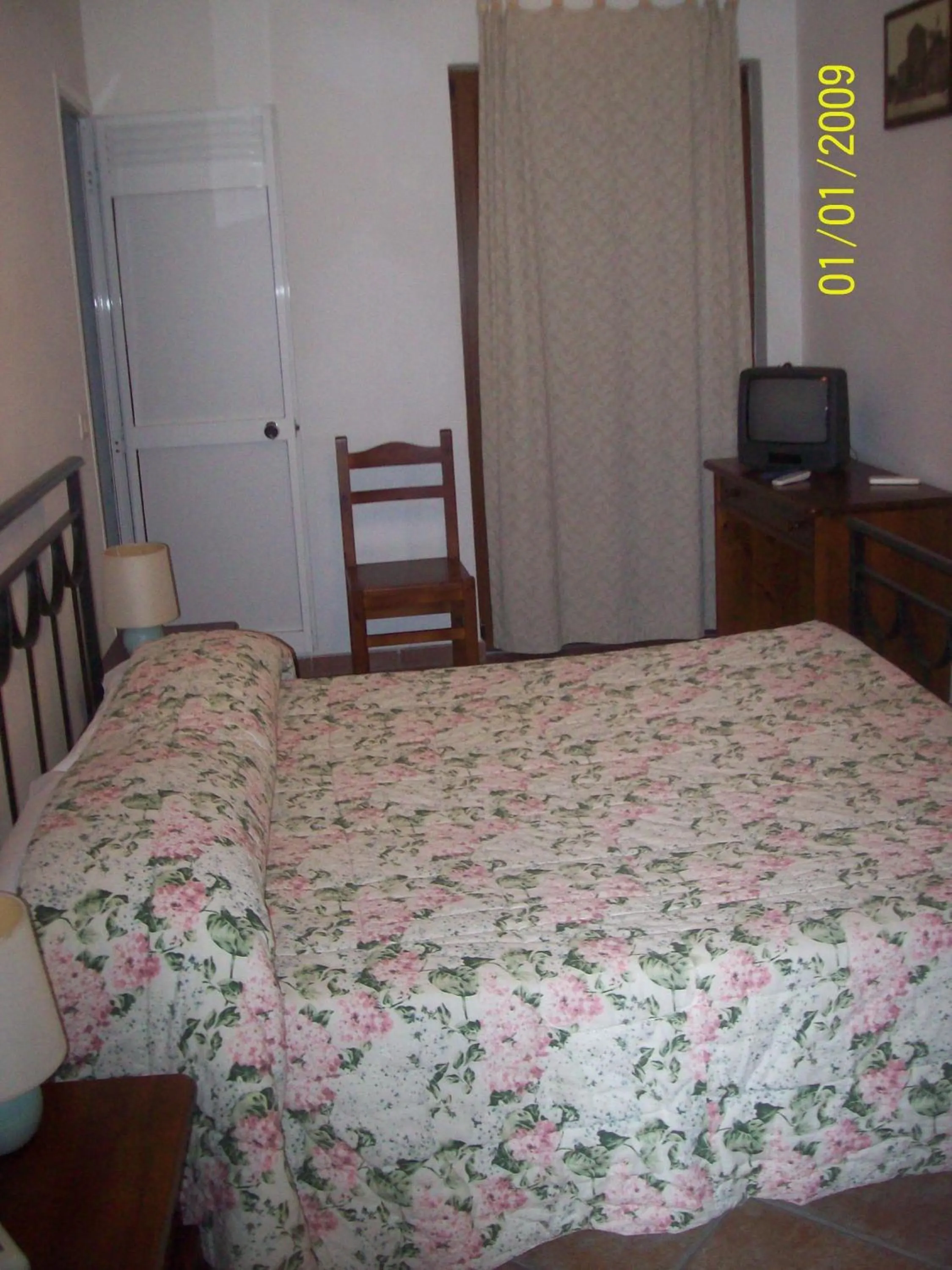 Photo of the whole room, Bed in Albergo La Perla