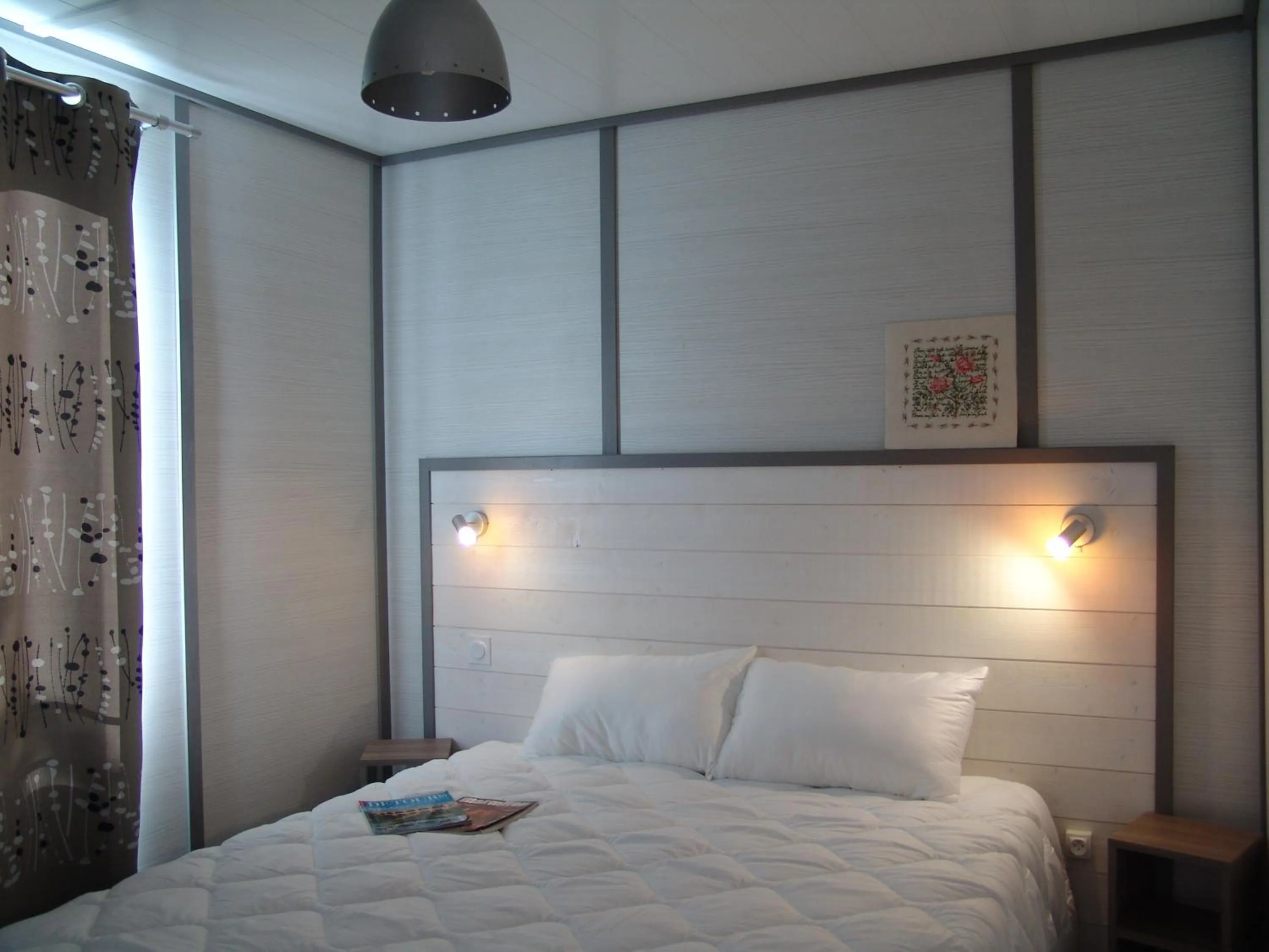 Bedroom, Bed in La Colline des Ocres Village de vacances 3 étoiles