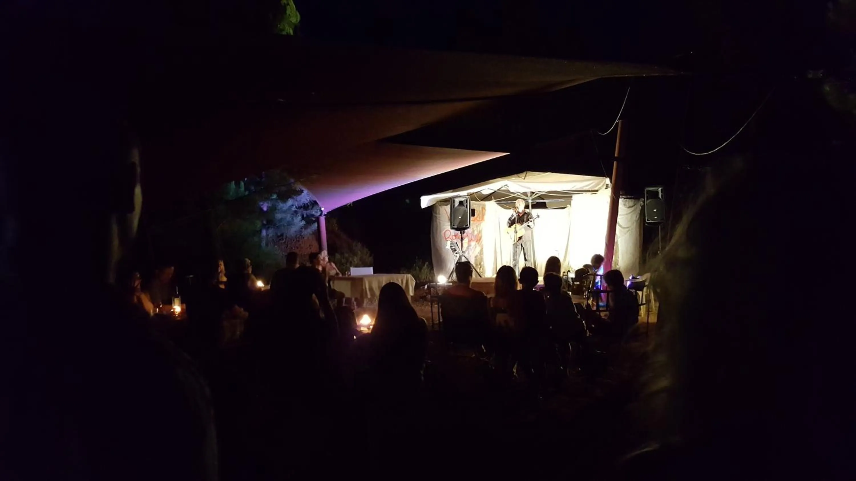 Evening entertainment in La Colline des Ocres Village de vacances 3 étoiles