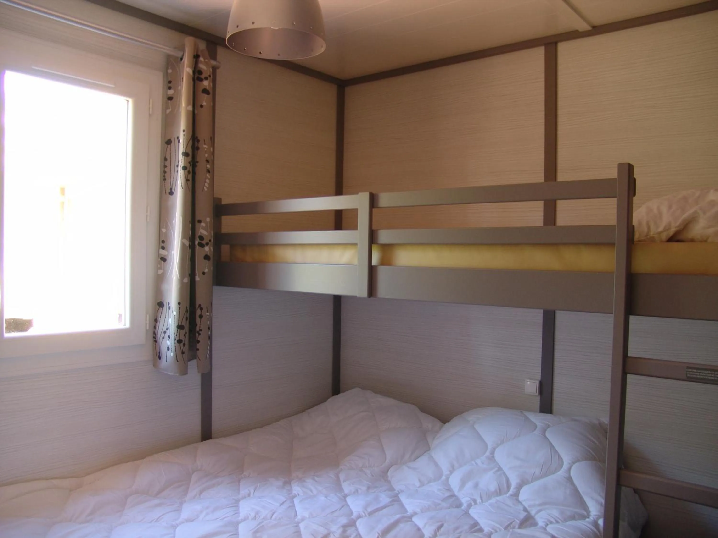 Bedroom, Bed in La Colline des Ocres Village de vacances 3 étoiles