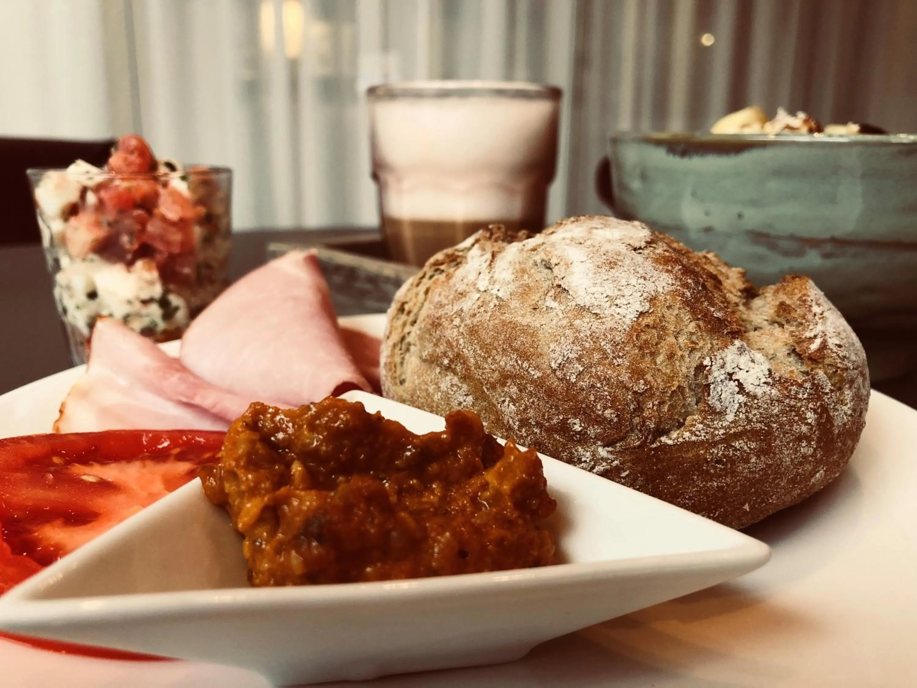 Buffet breakfast in Hotel TraumRaum - "SELF CHECK IN"