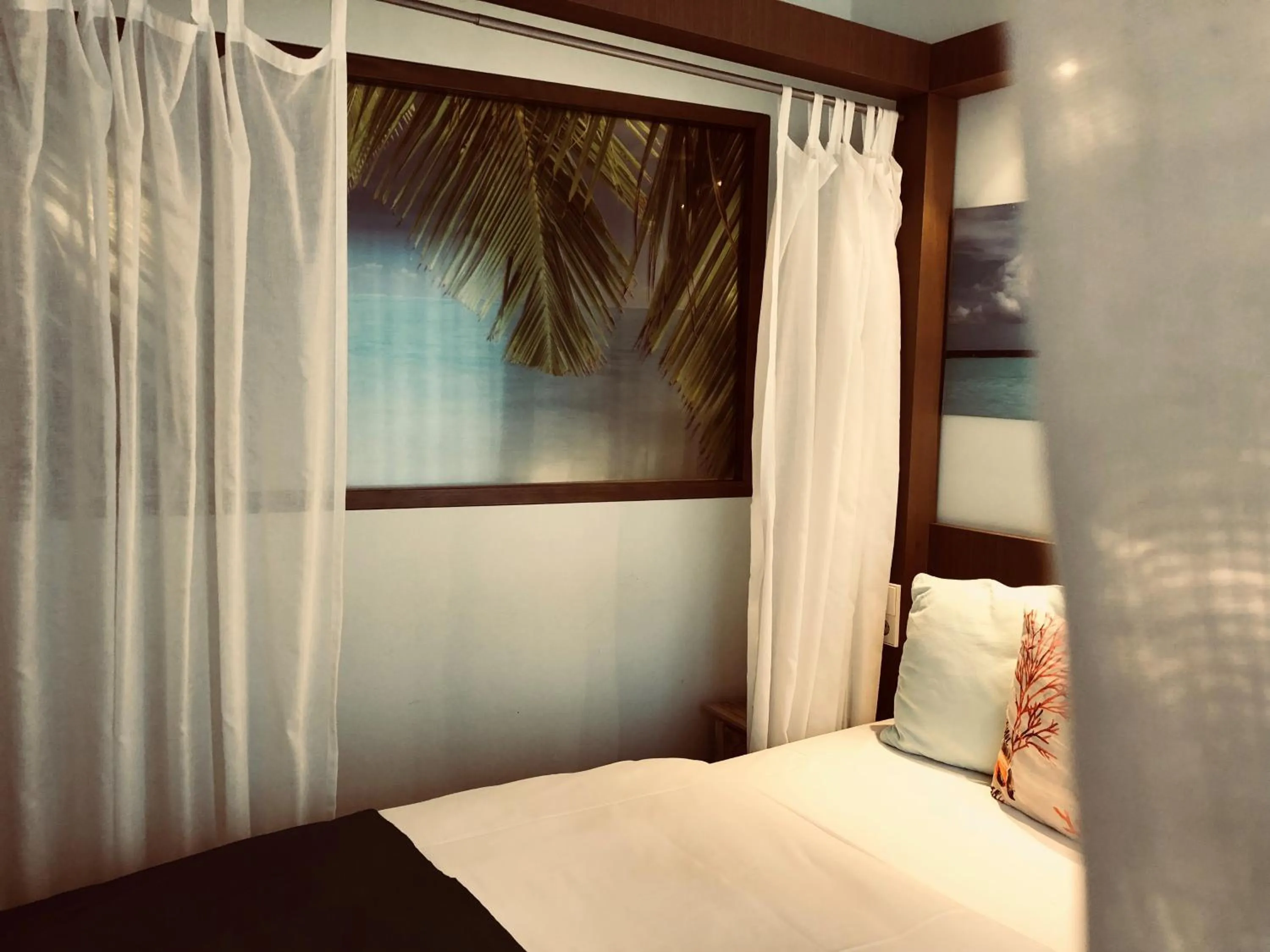 Bed in Hotel TraumRaum - "SELF CHECK IN"