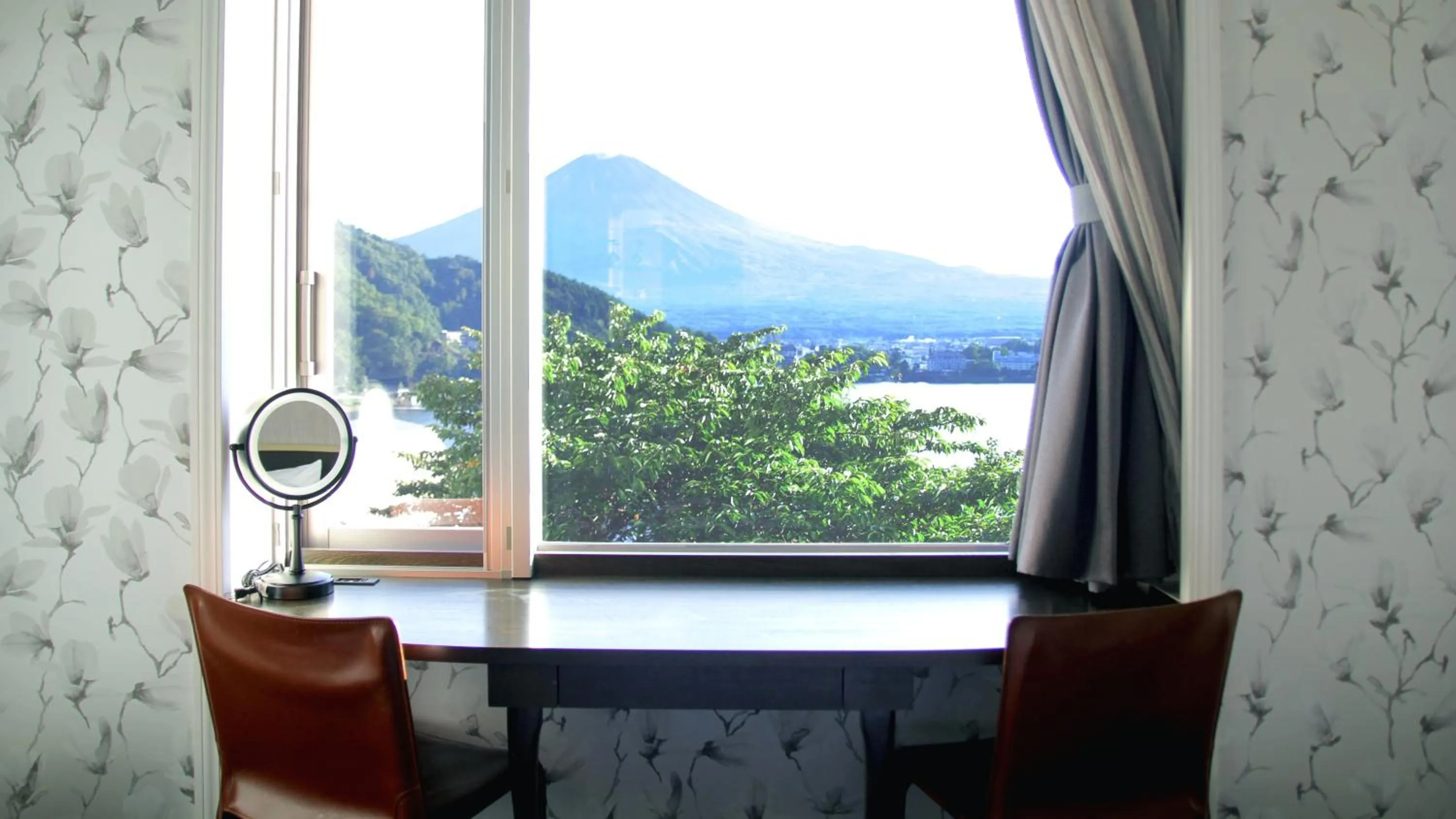 Lake view in Mizno Hotel