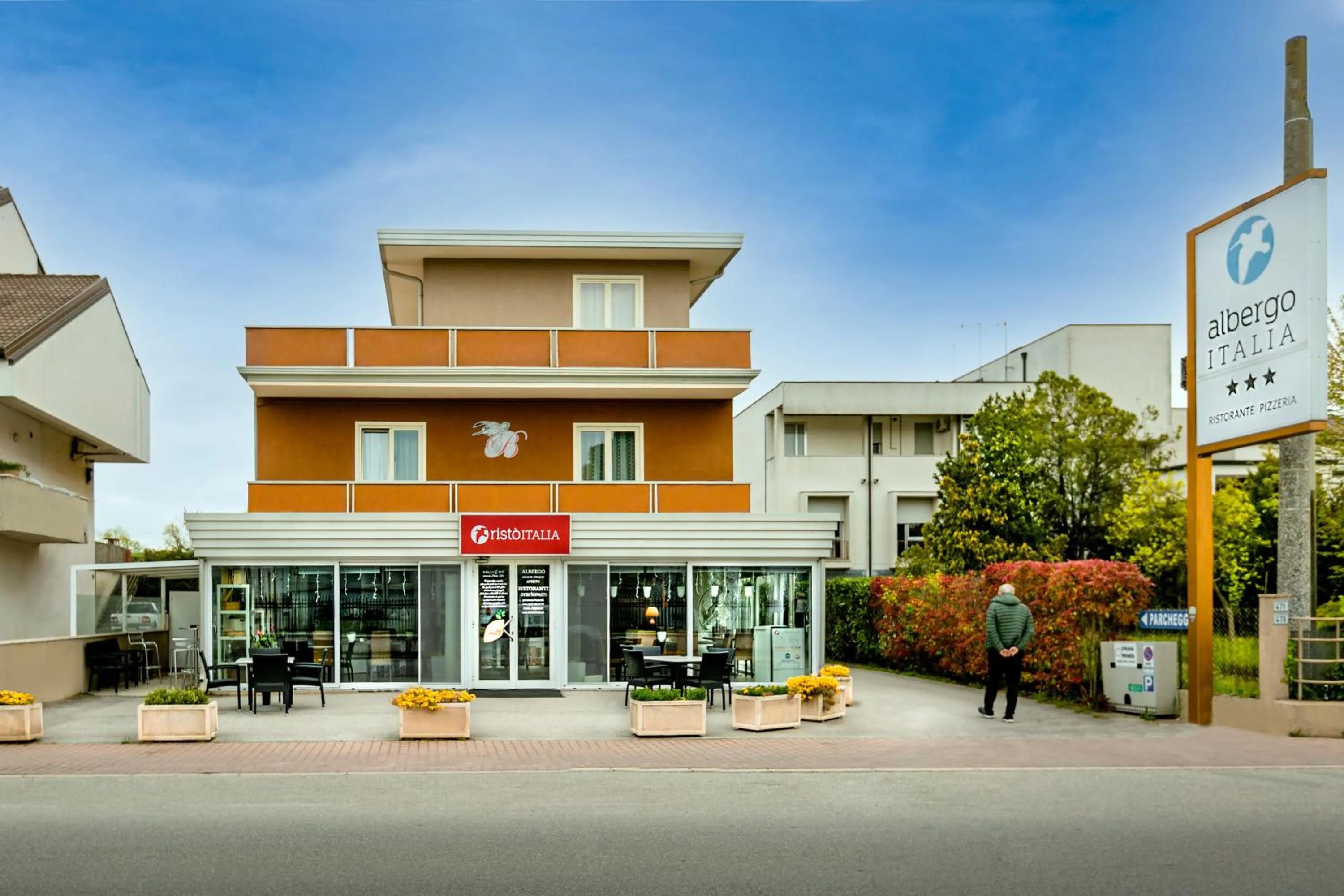 Property building in Albergo Italia