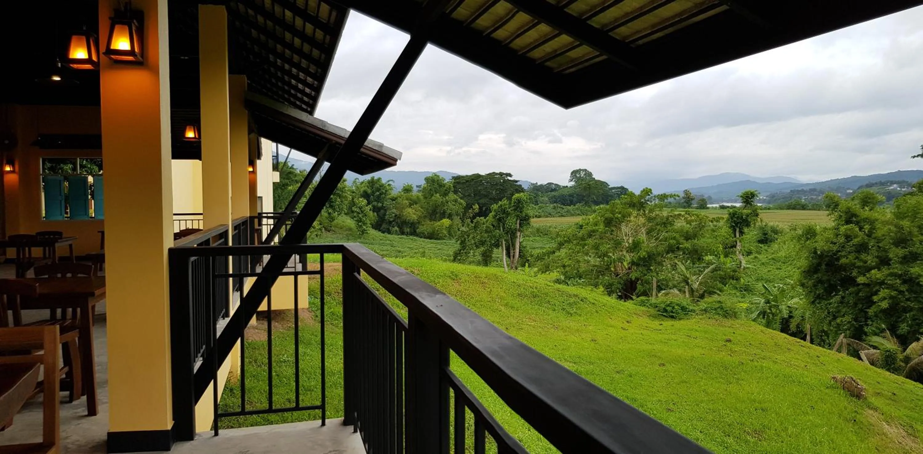 Restaurant/places to eat in Baan Sakuna Hotel