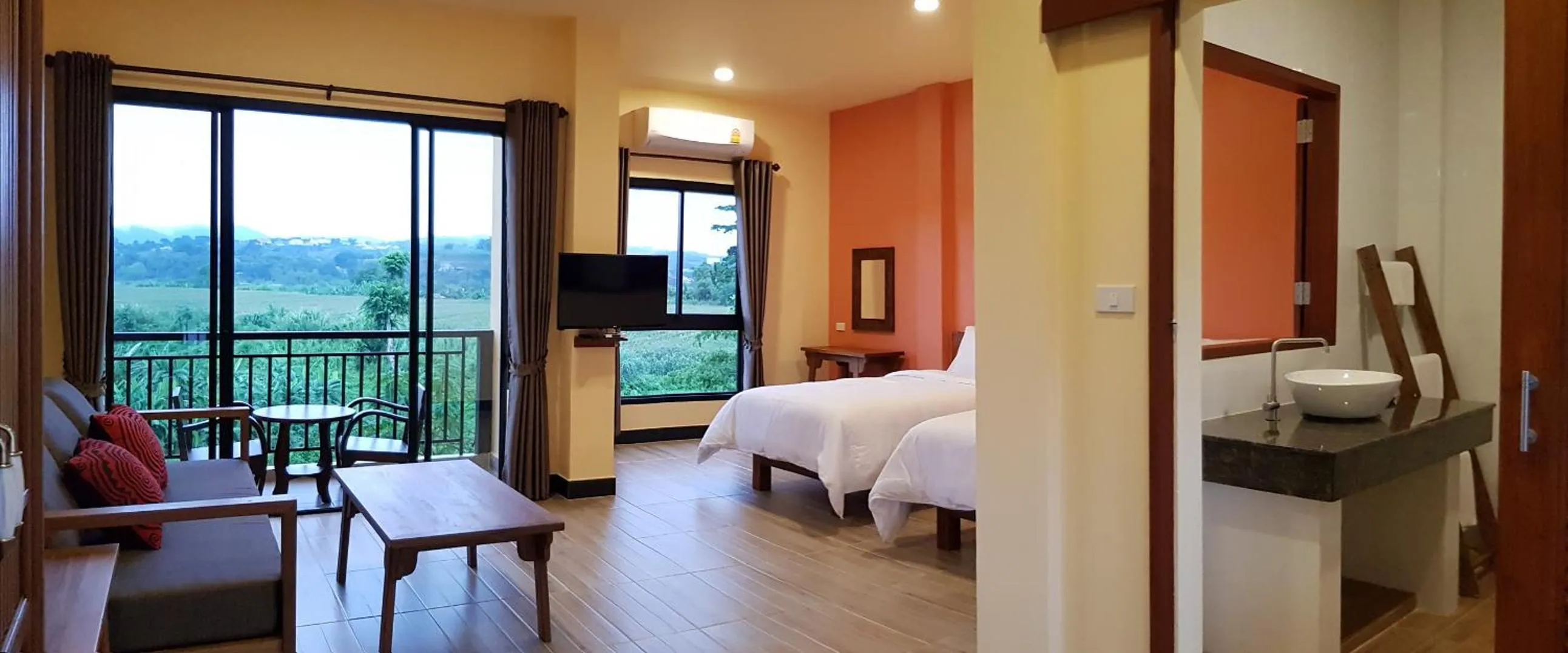 Balcony/Terrace, Bed in Baan Sakuna Hotel