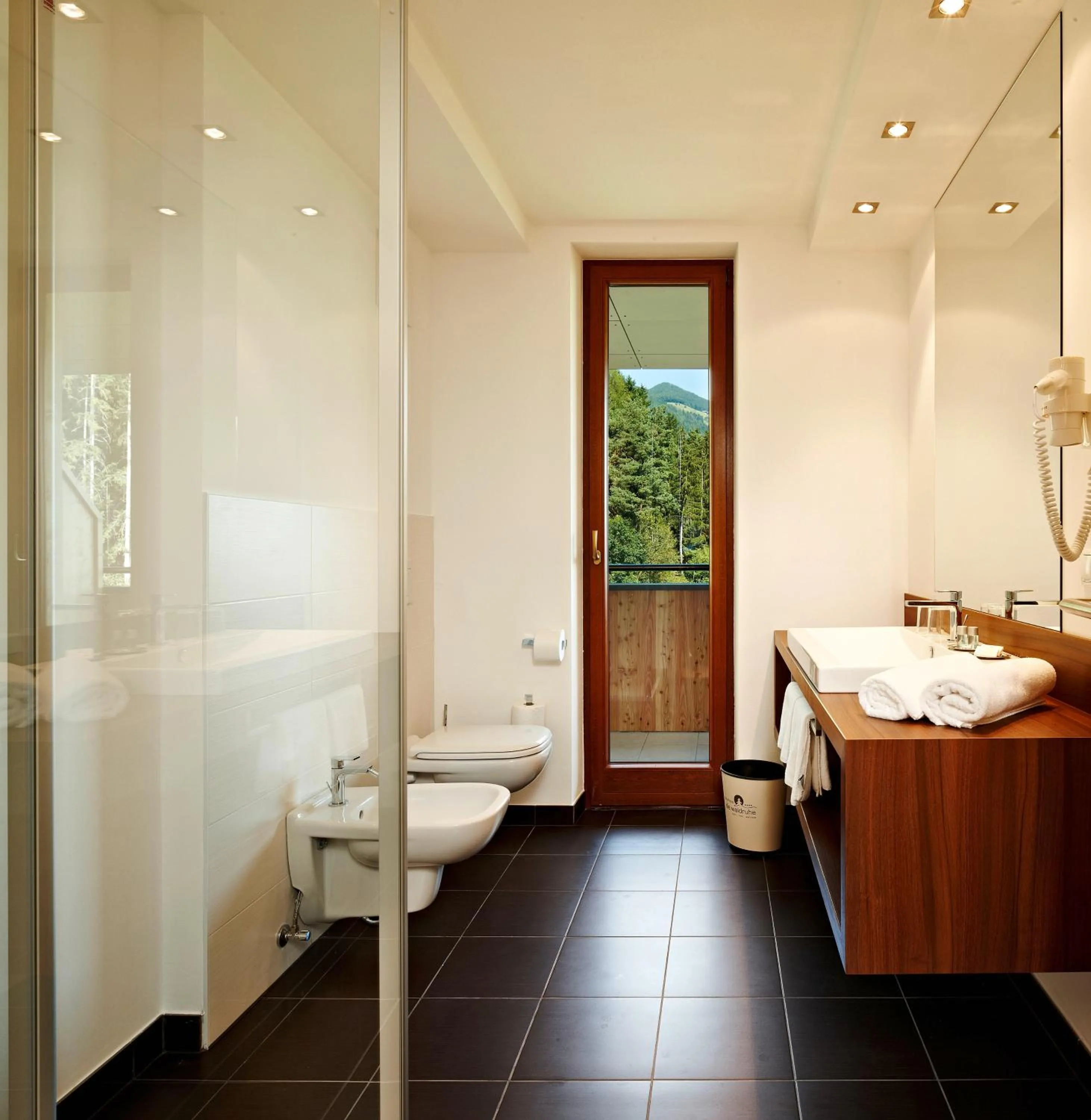 Bathroom in Naturhotel Die Waldruhe GmbH