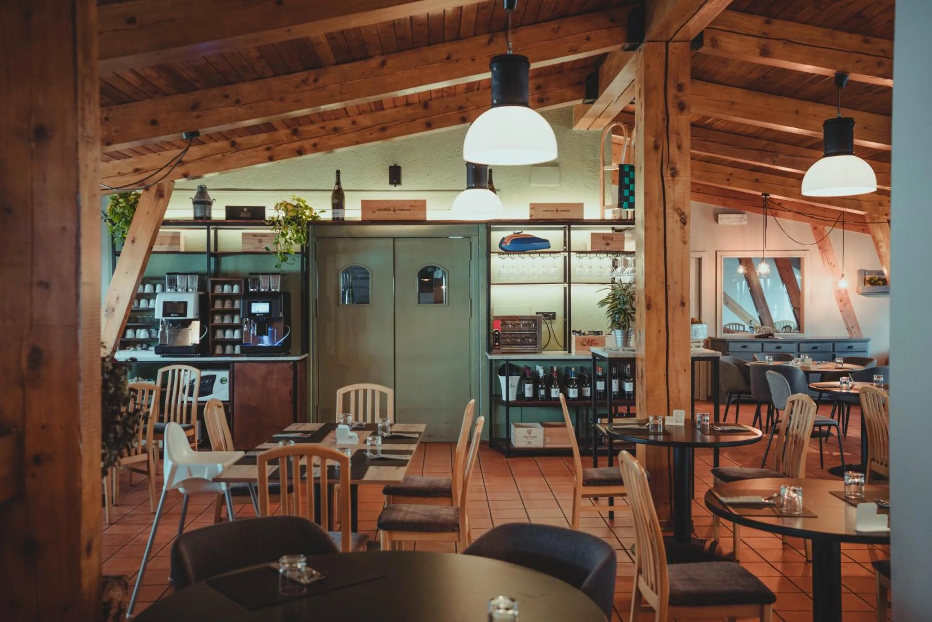 Restaurant/places to eat in Smart Hotel Renzi