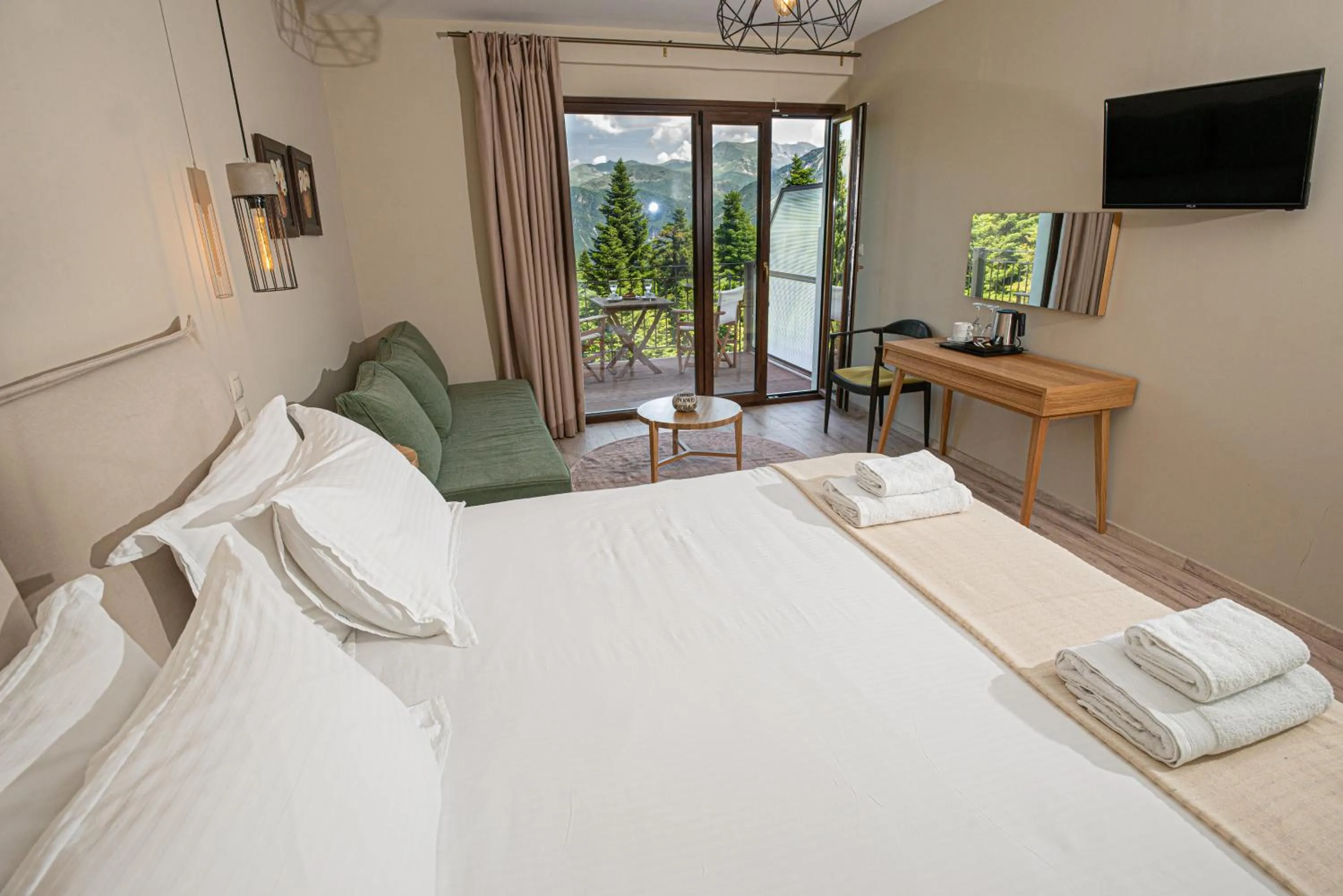Bedroom, Bed in Anavasi Mountain Resort