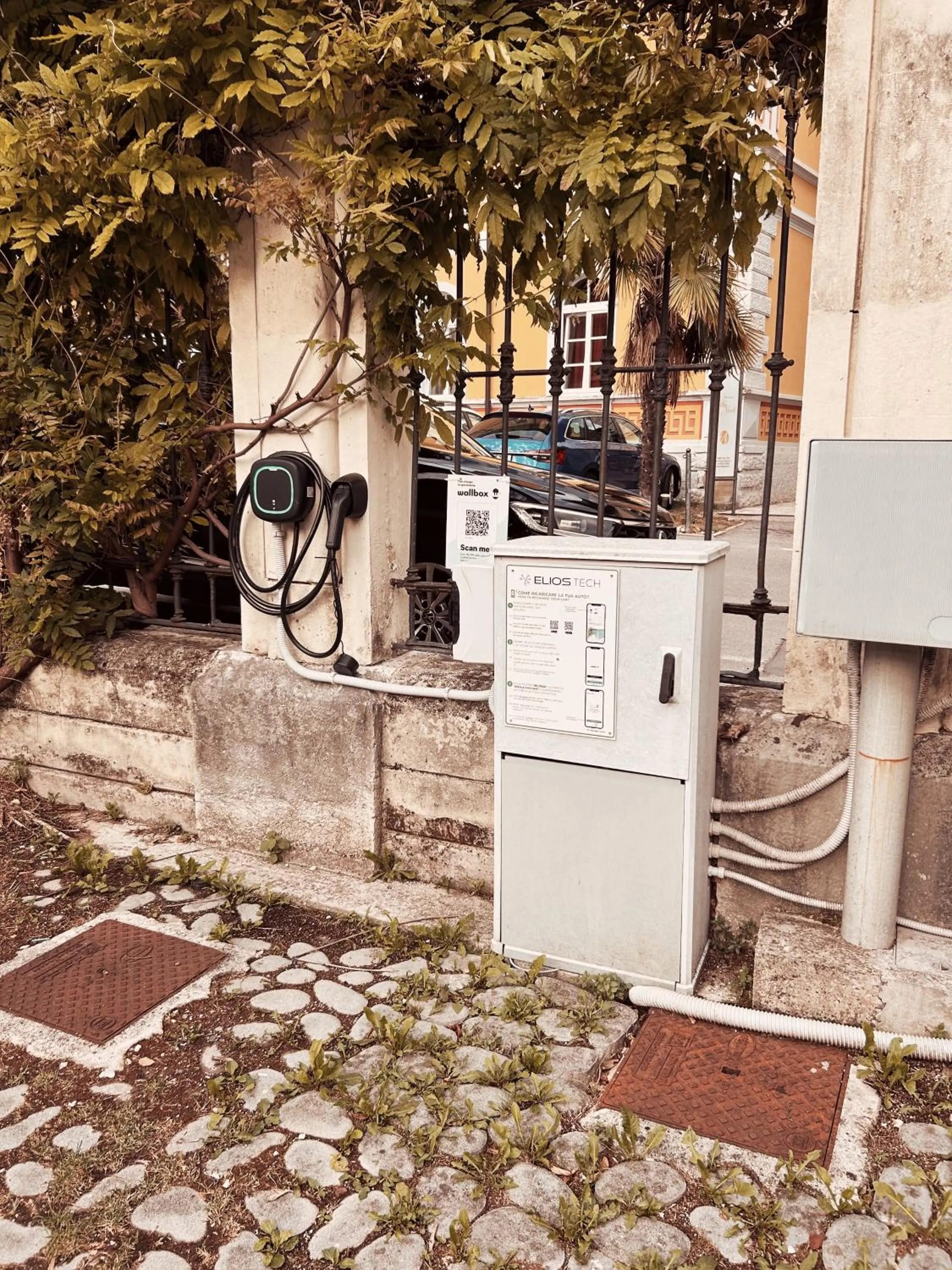 Parking in Arciduca Charming House Room & Breakfast