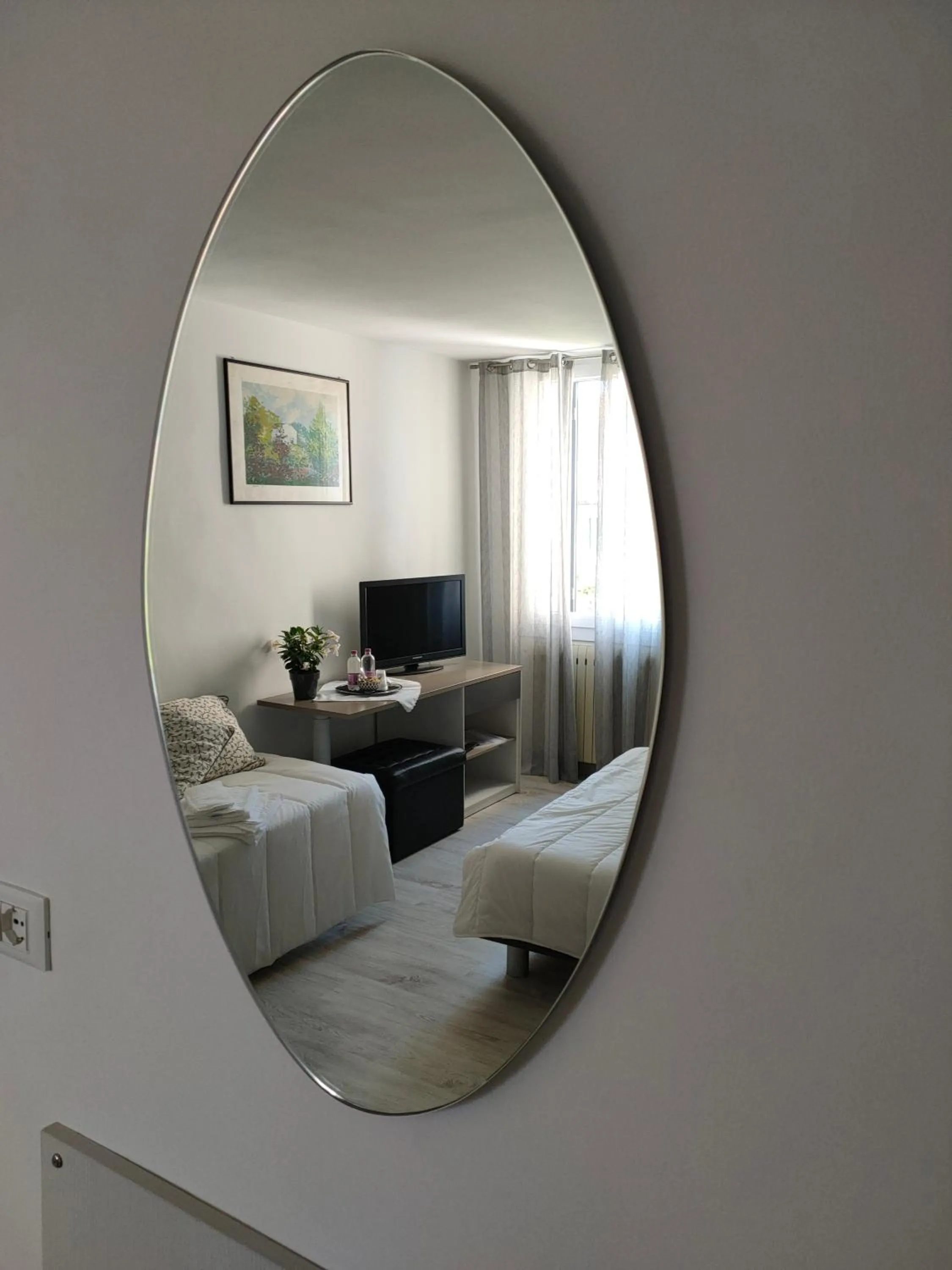 Photo of the whole room, Bed in Venice Home