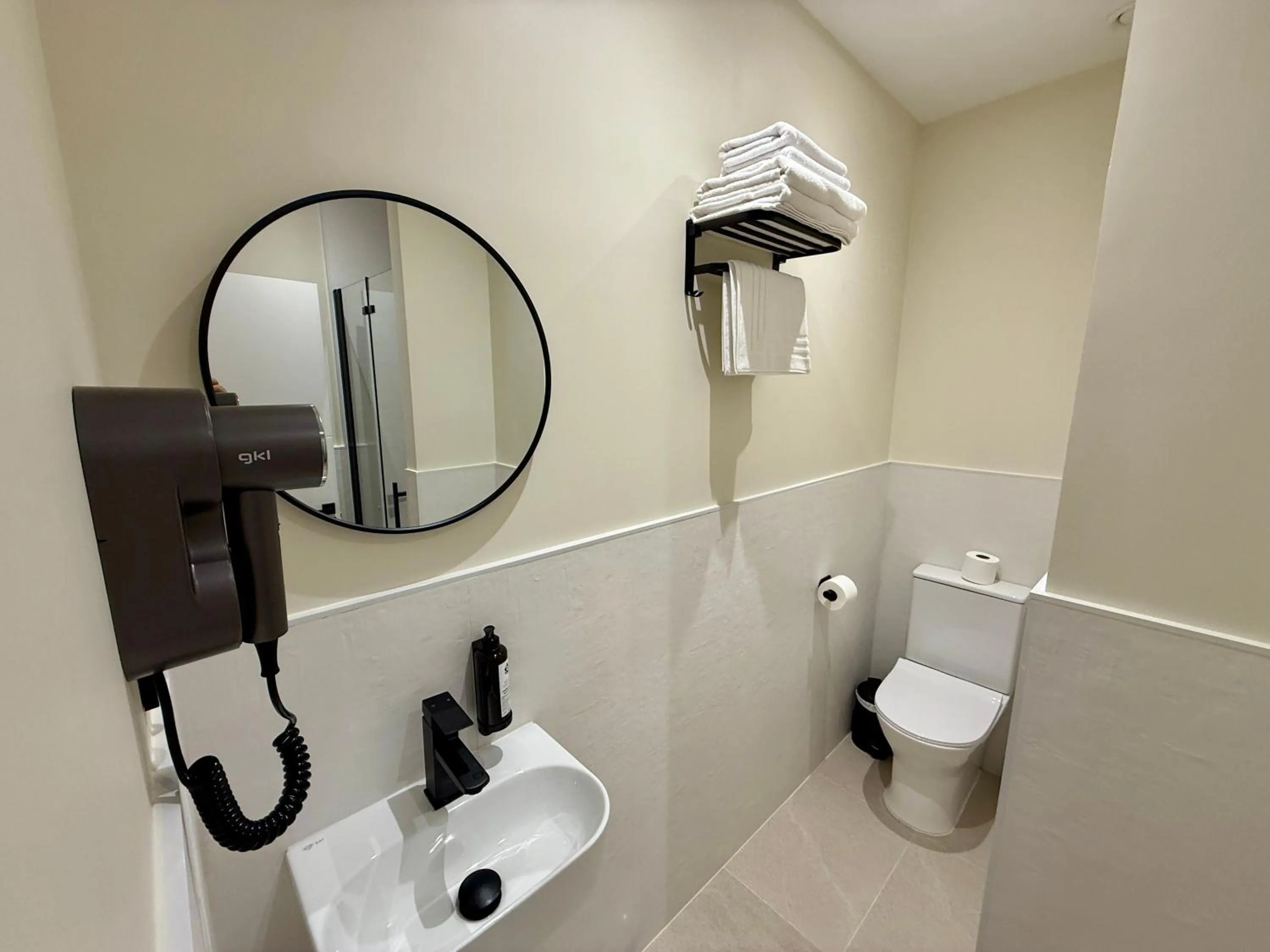 Bathroom in Mucho Madrid