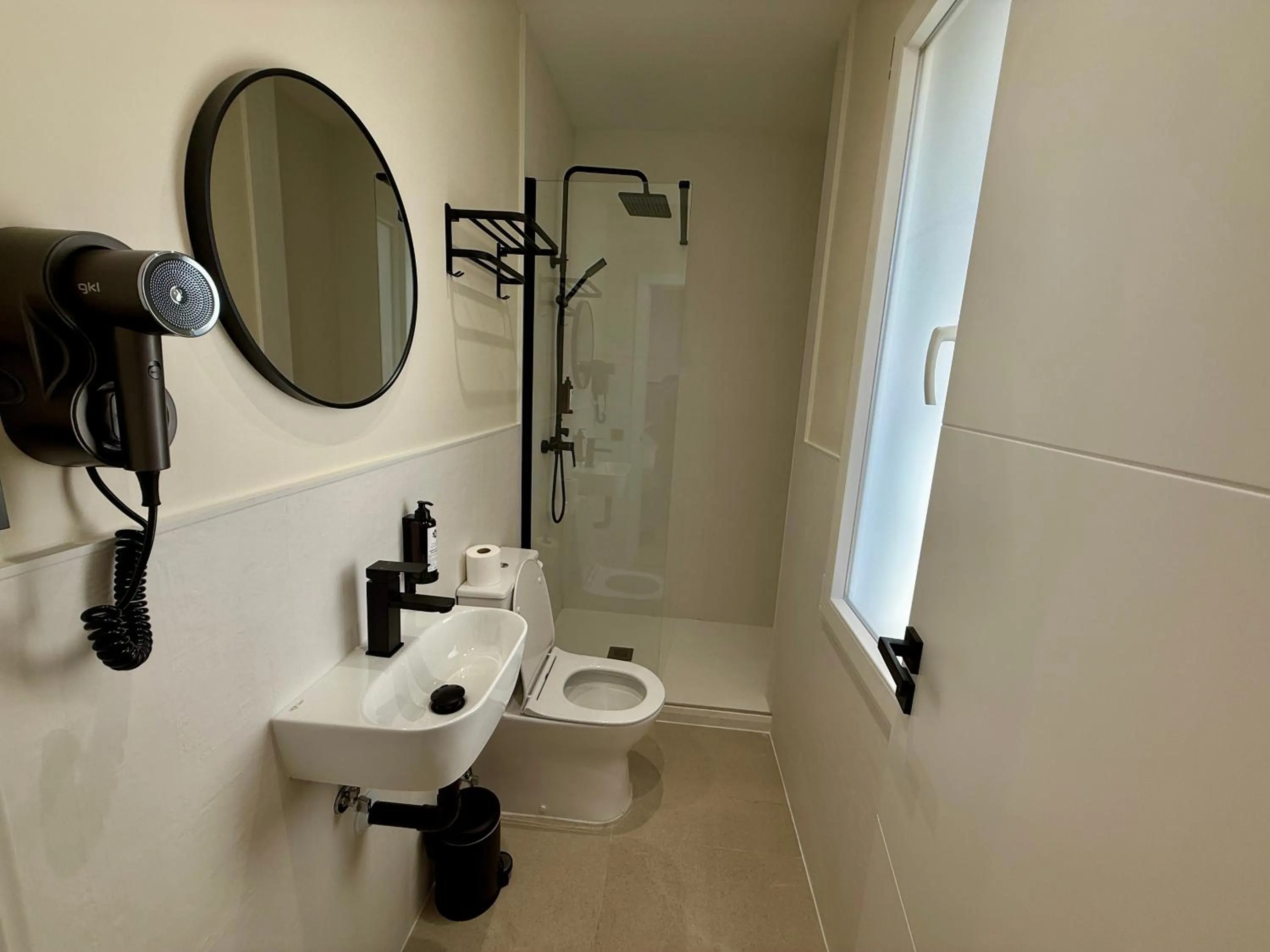 Bathroom in Mucho Madrid