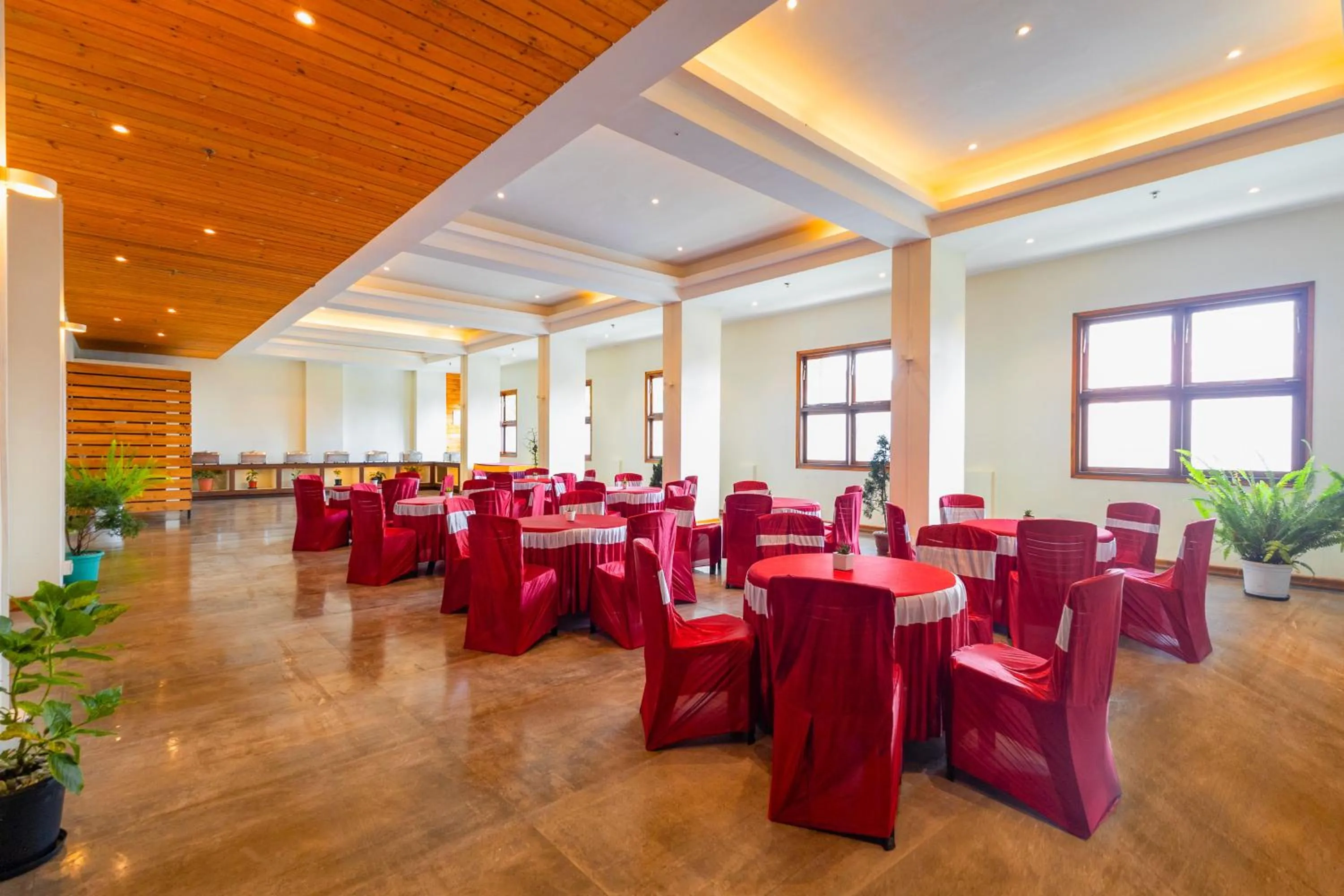 Banquet/Function facilities in Yashshree Sanderling Mall Road