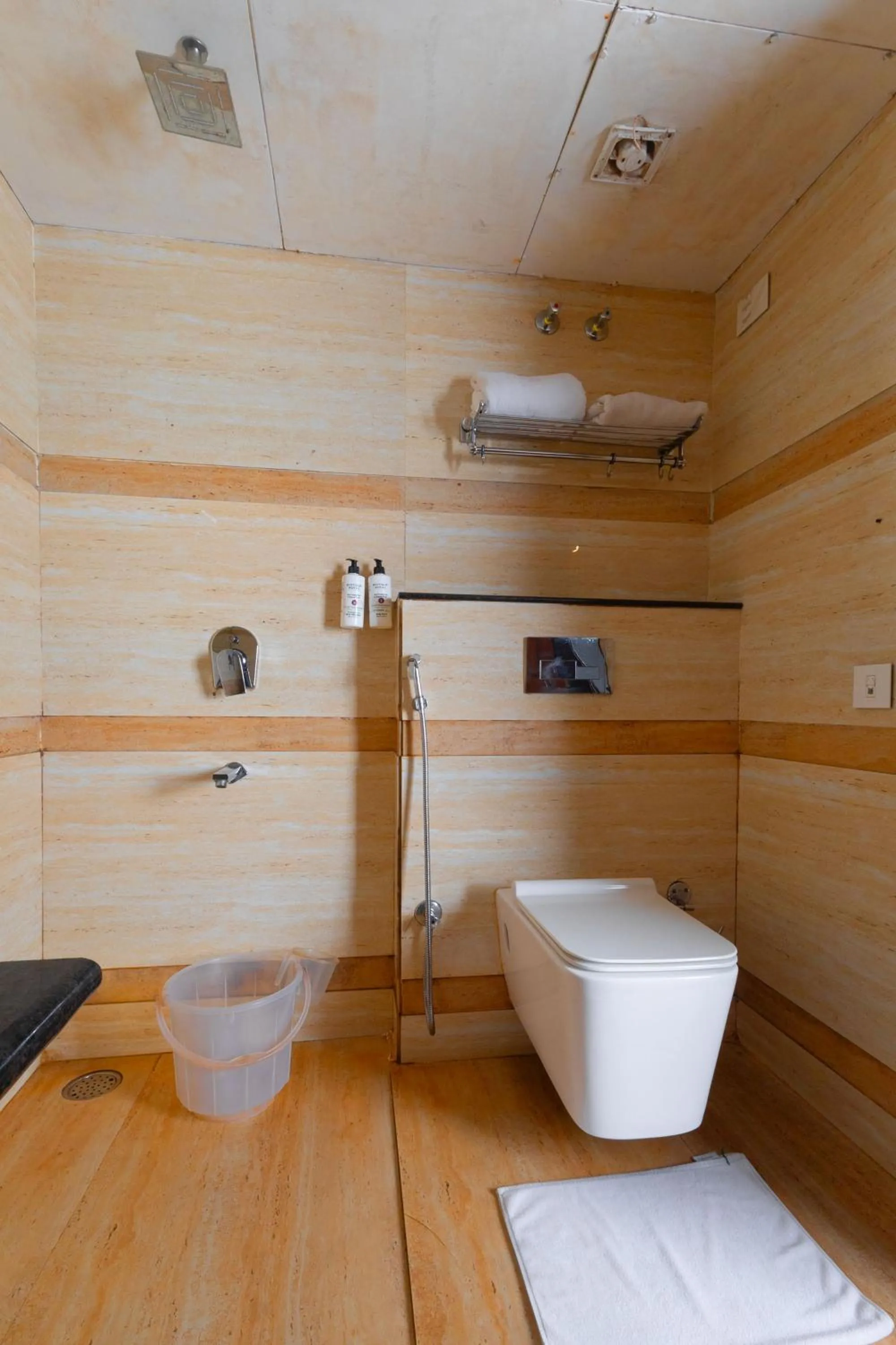 Bathroom in Yashshree Sanderling Mall Road