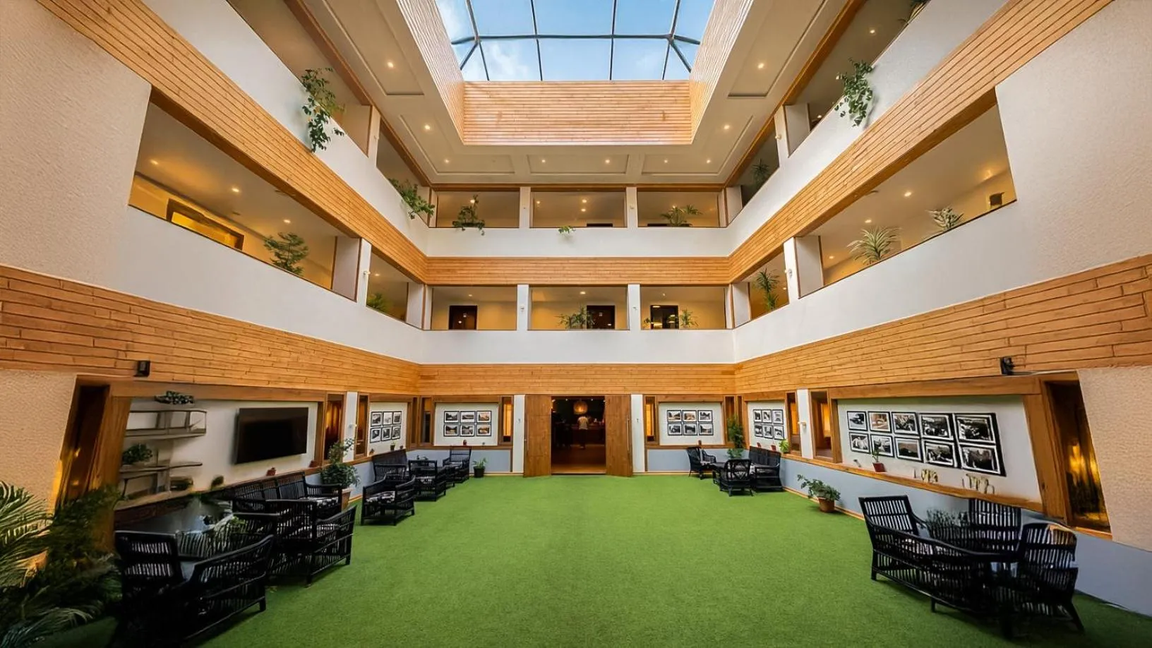 Lobby or reception in Yashshree Sanderling Mall Road