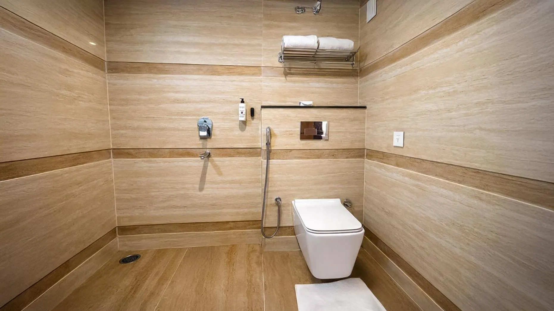 Bathroom in Yashshree Sanderling Mall Road