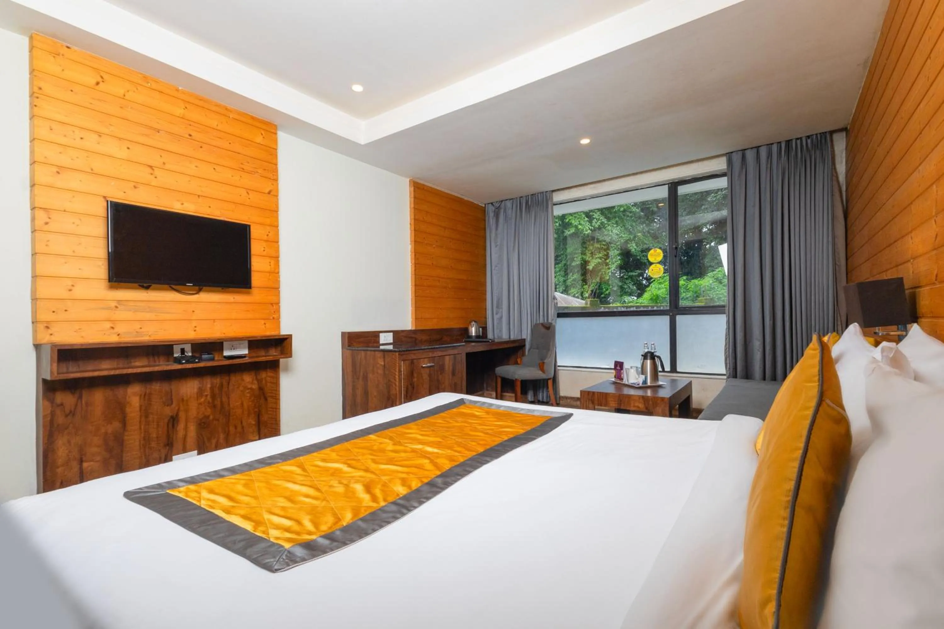 Bedroom, Bed in Yashshree Sanderling Mall Road