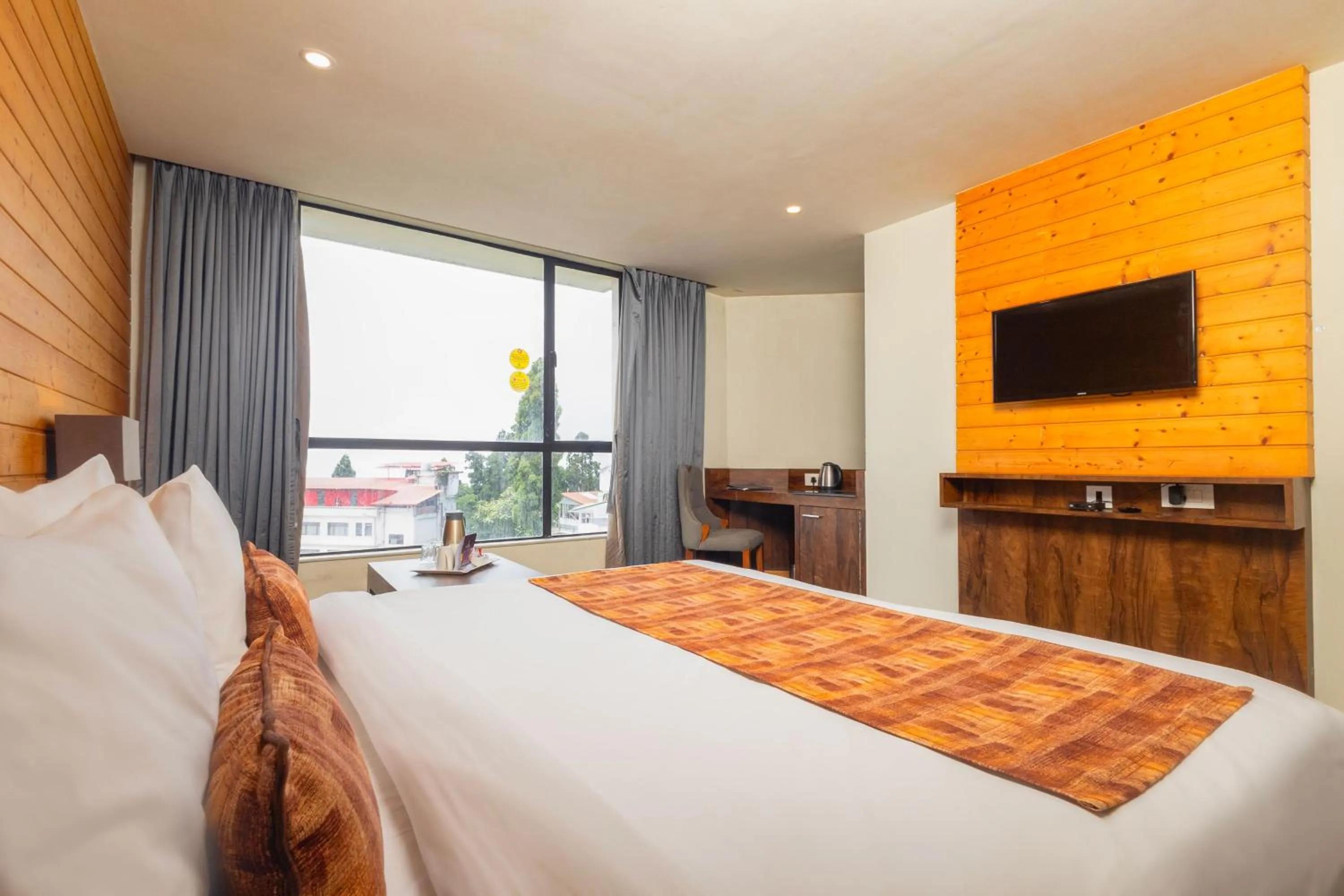 Bedroom, Bed in Yashshree Sanderling Mall Road