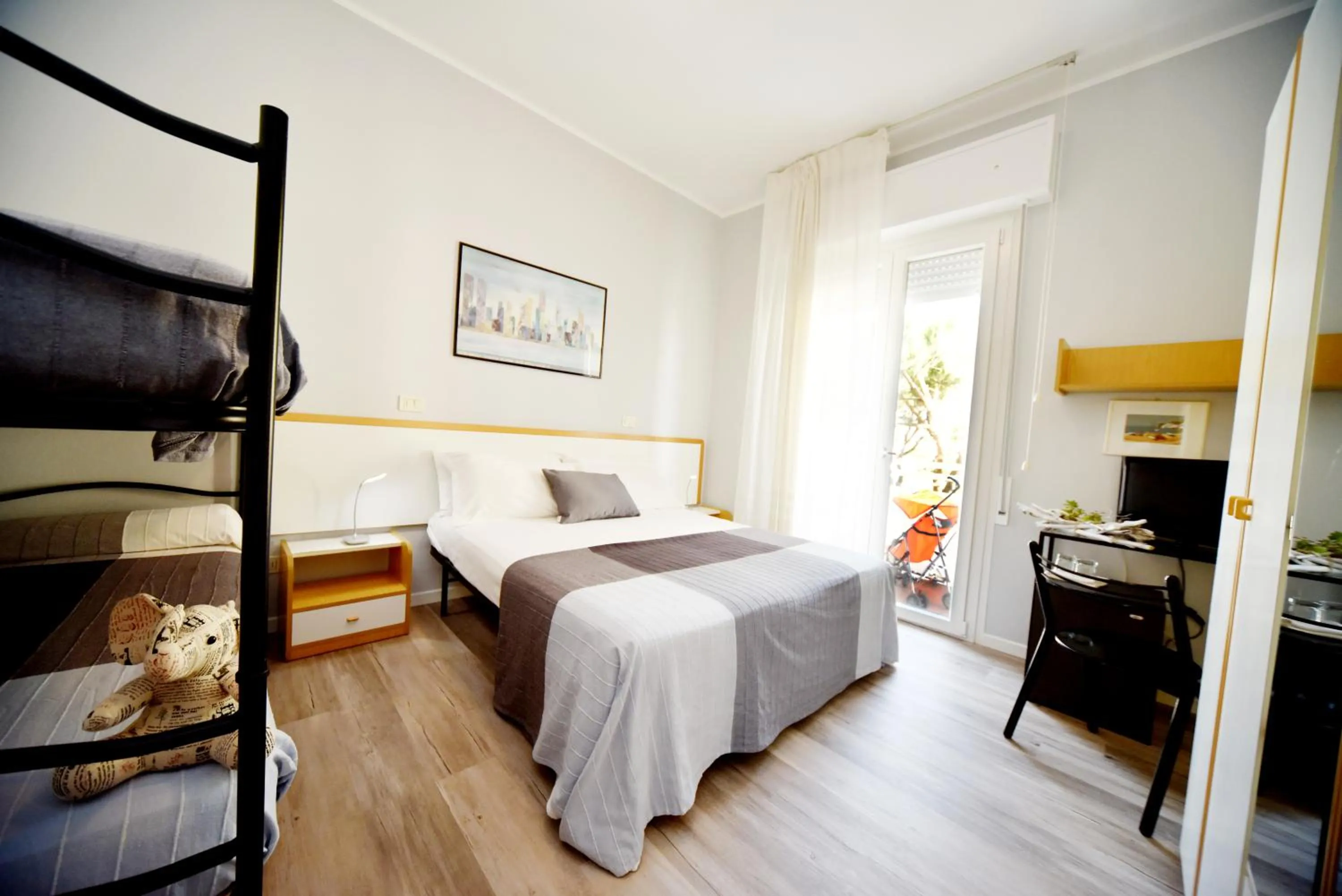 Standard Family Room in Hotel Mirabella