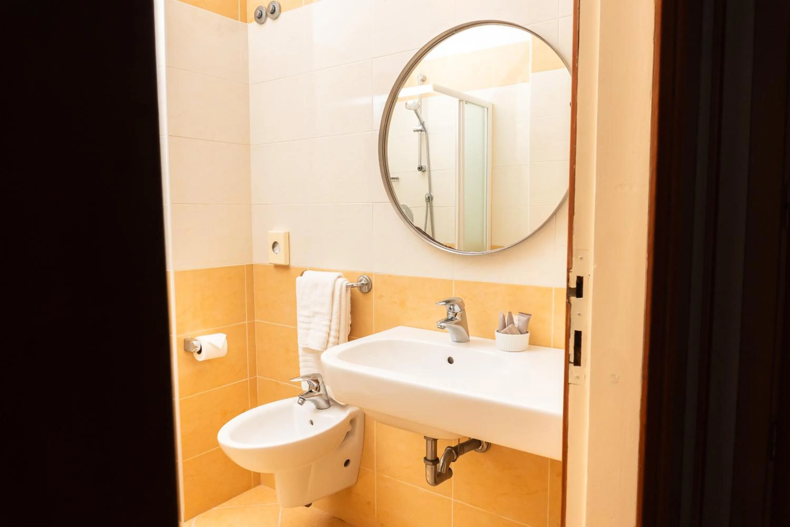 Bathroom in Hotel Mirabella