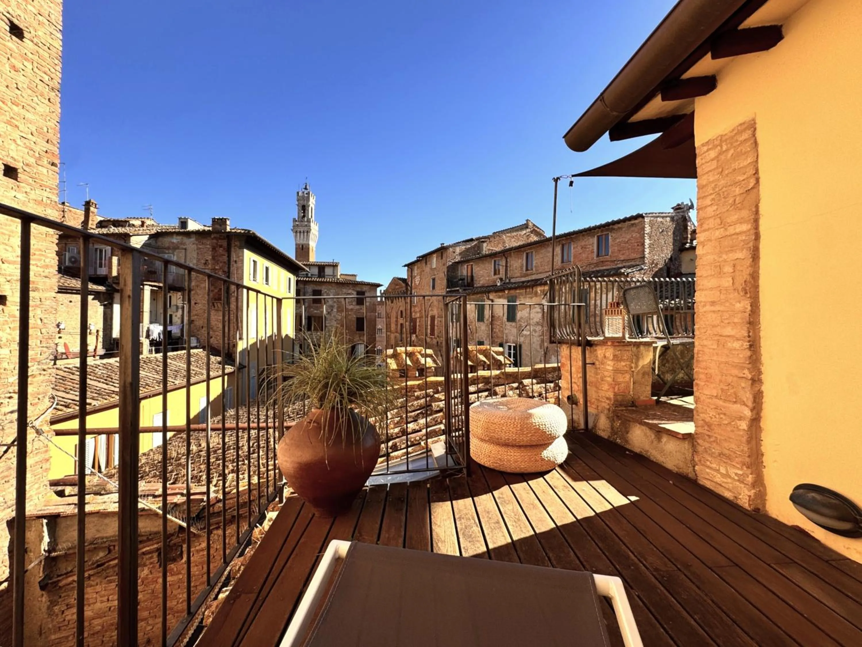LA COSTARELLA - Central with Cozy Terrace