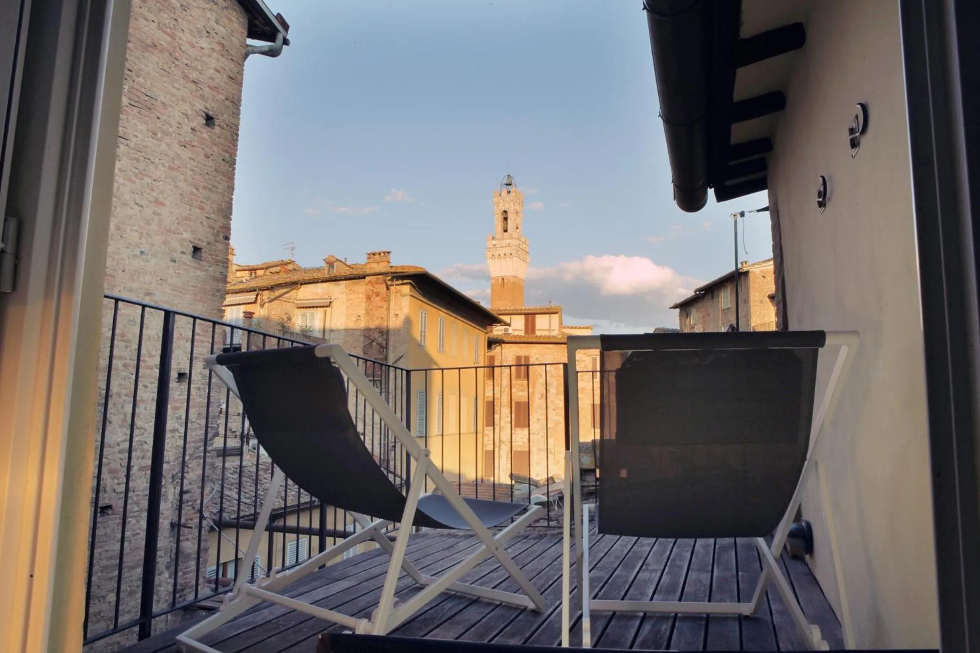 LA COSTARELLA - Central with Cozy Terrace