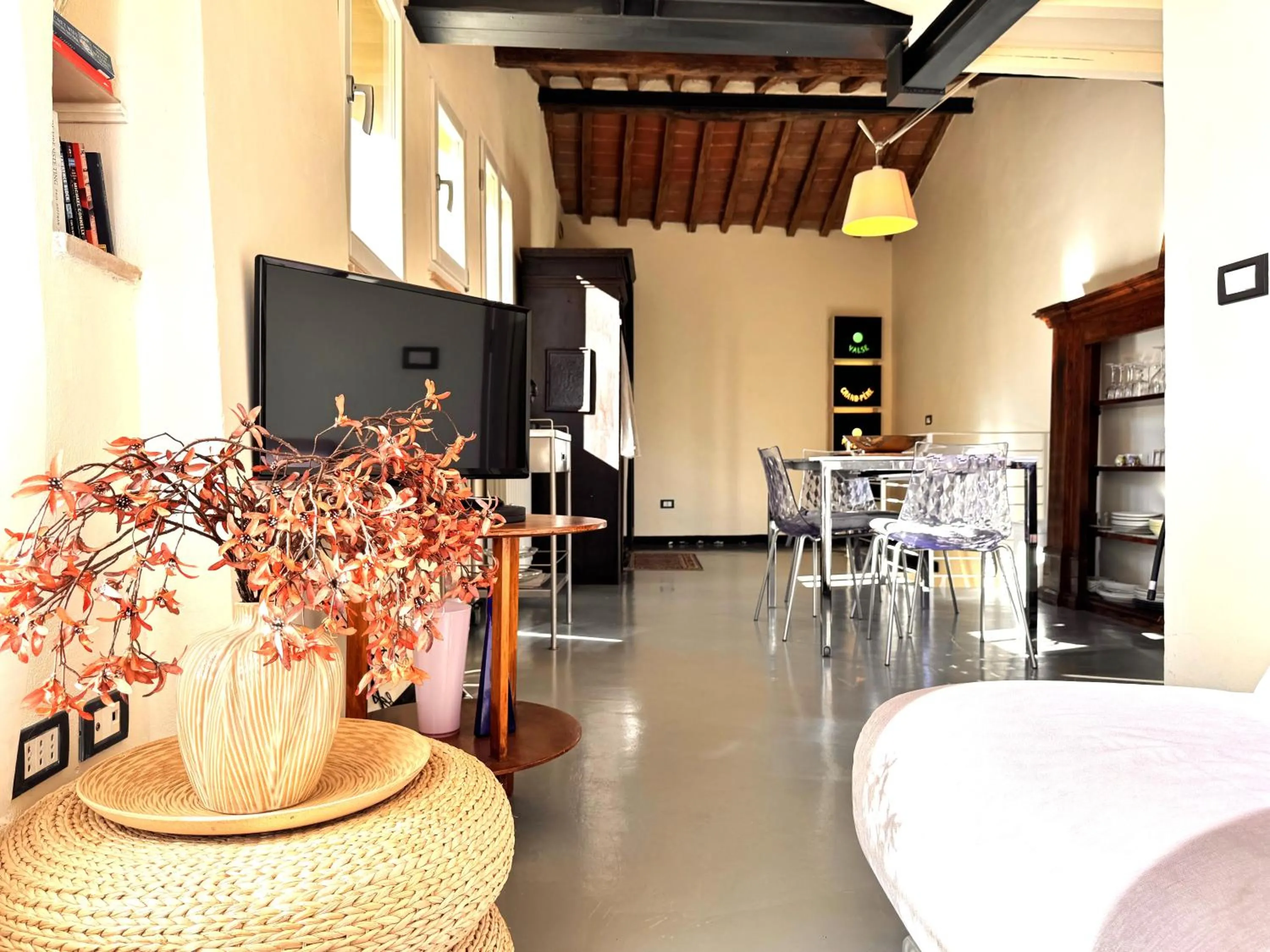 LA COSTARELLA - Central with Cozy Terrace