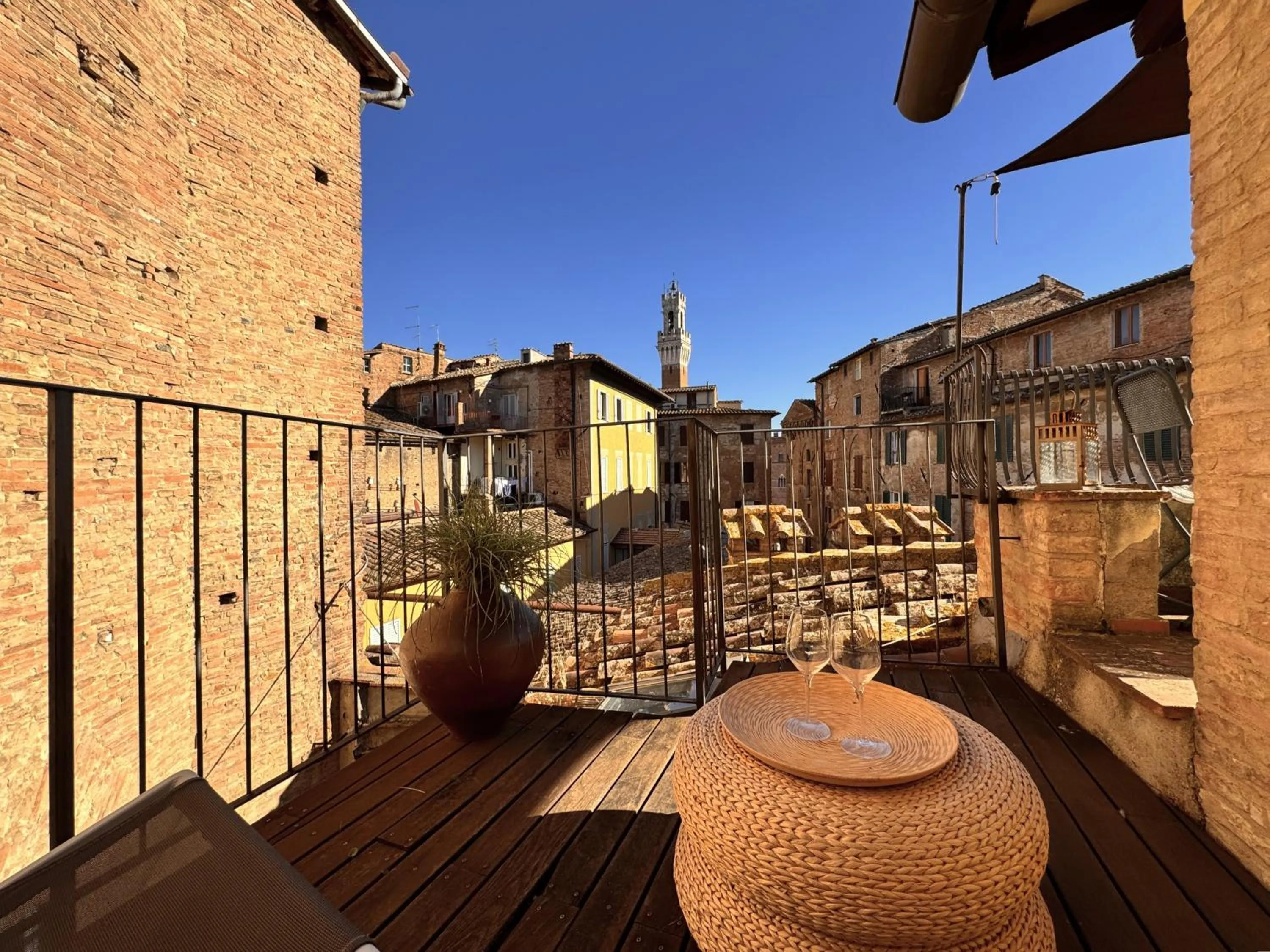 LA COSTARELLA - Central with Cozy Terrace