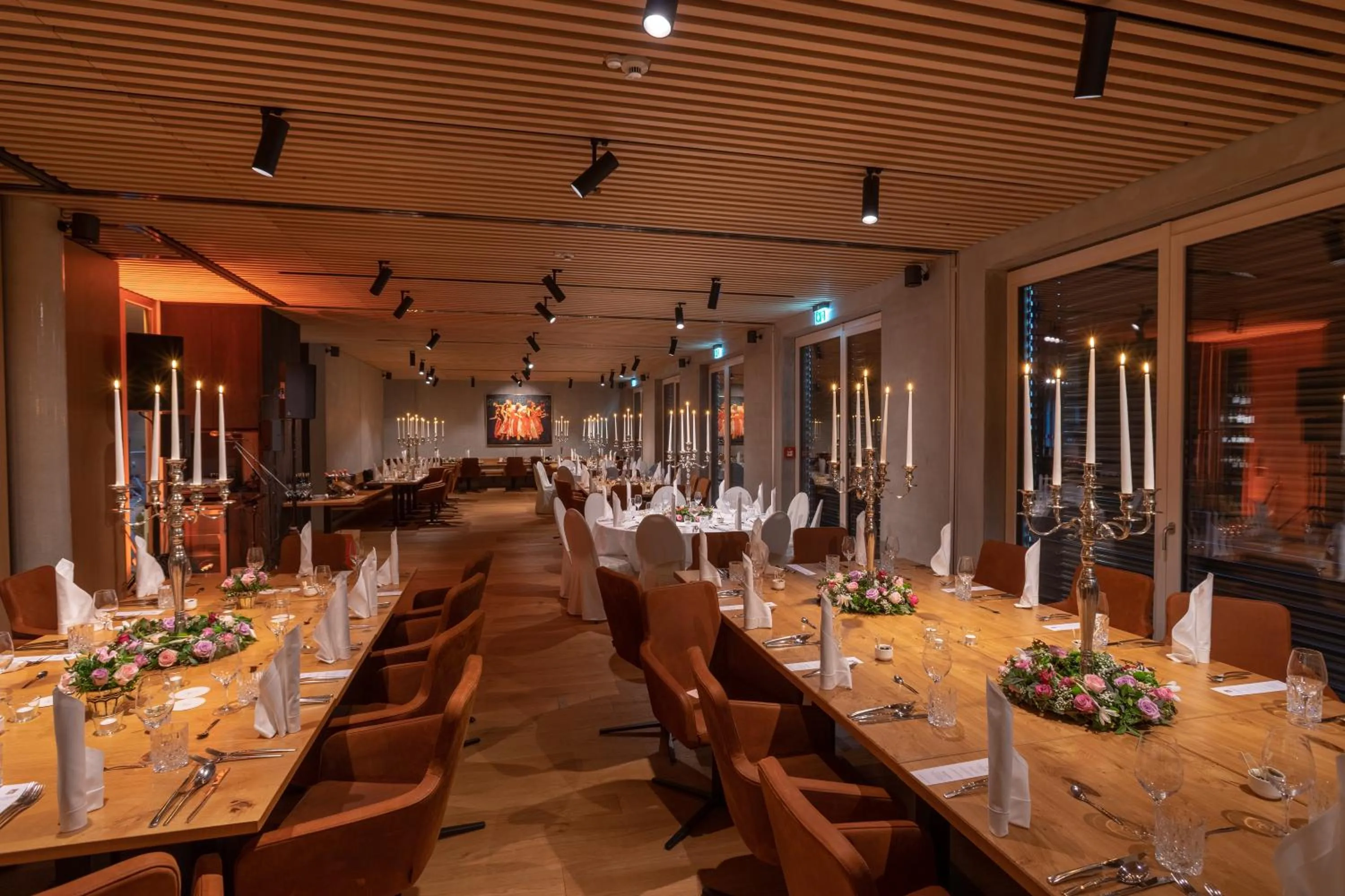 Restaurant/places to eat in 2ND HOME HOTEL