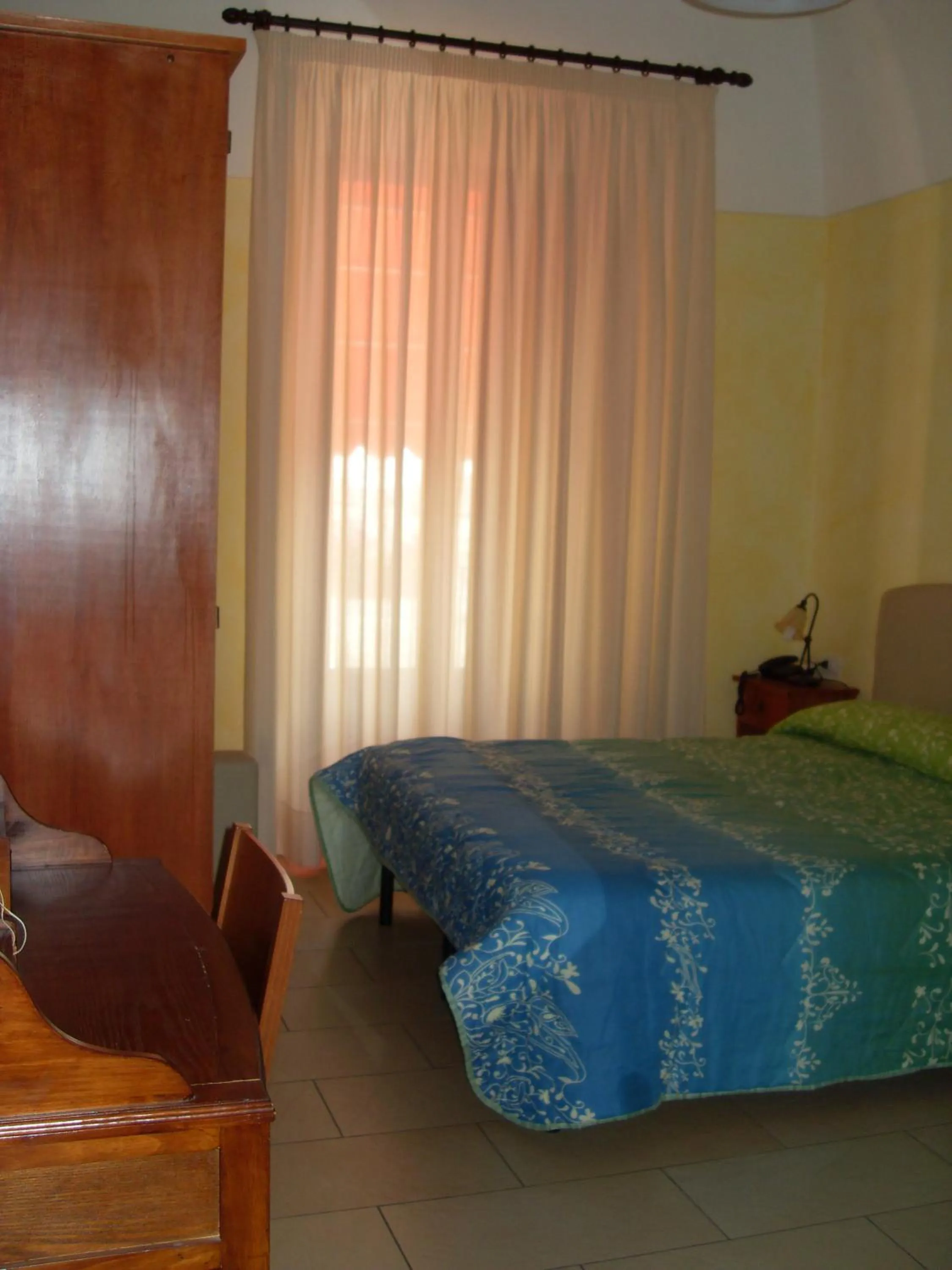 Photo of the whole room, Bed in B&B Frammenti D'Itria