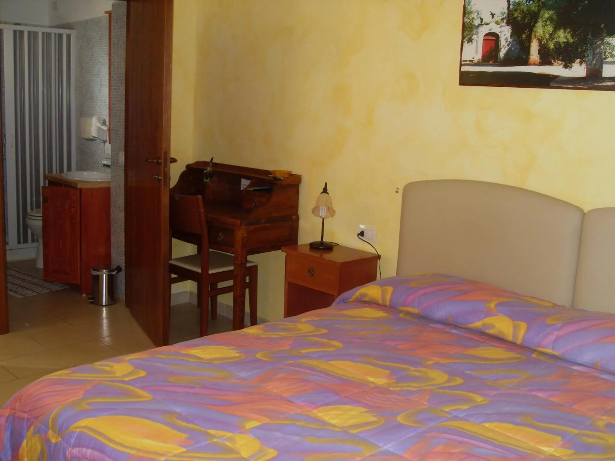 Photo of the whole room, Bed in B&B Frammenti D'Itria