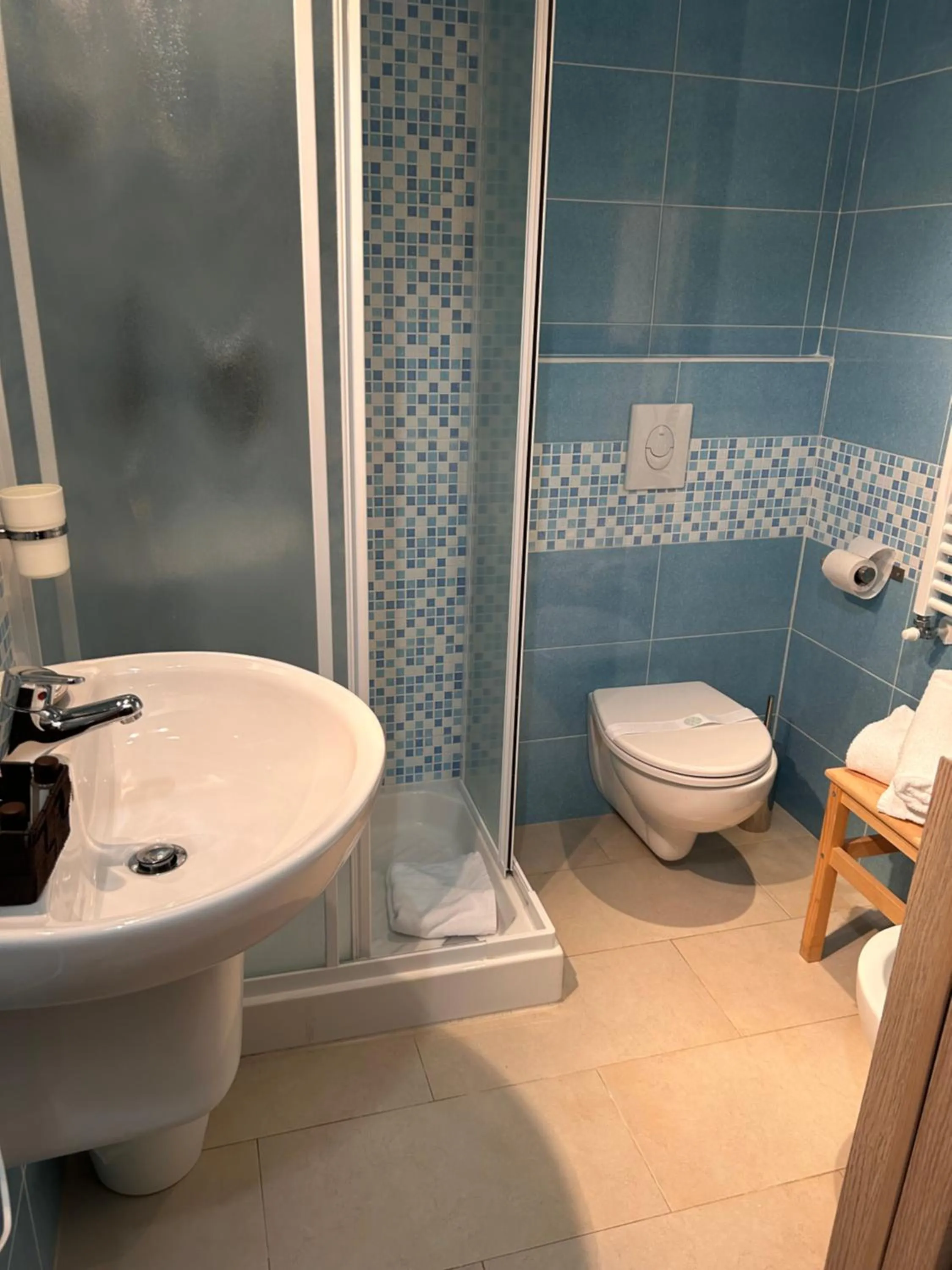 Shower in La Capannina