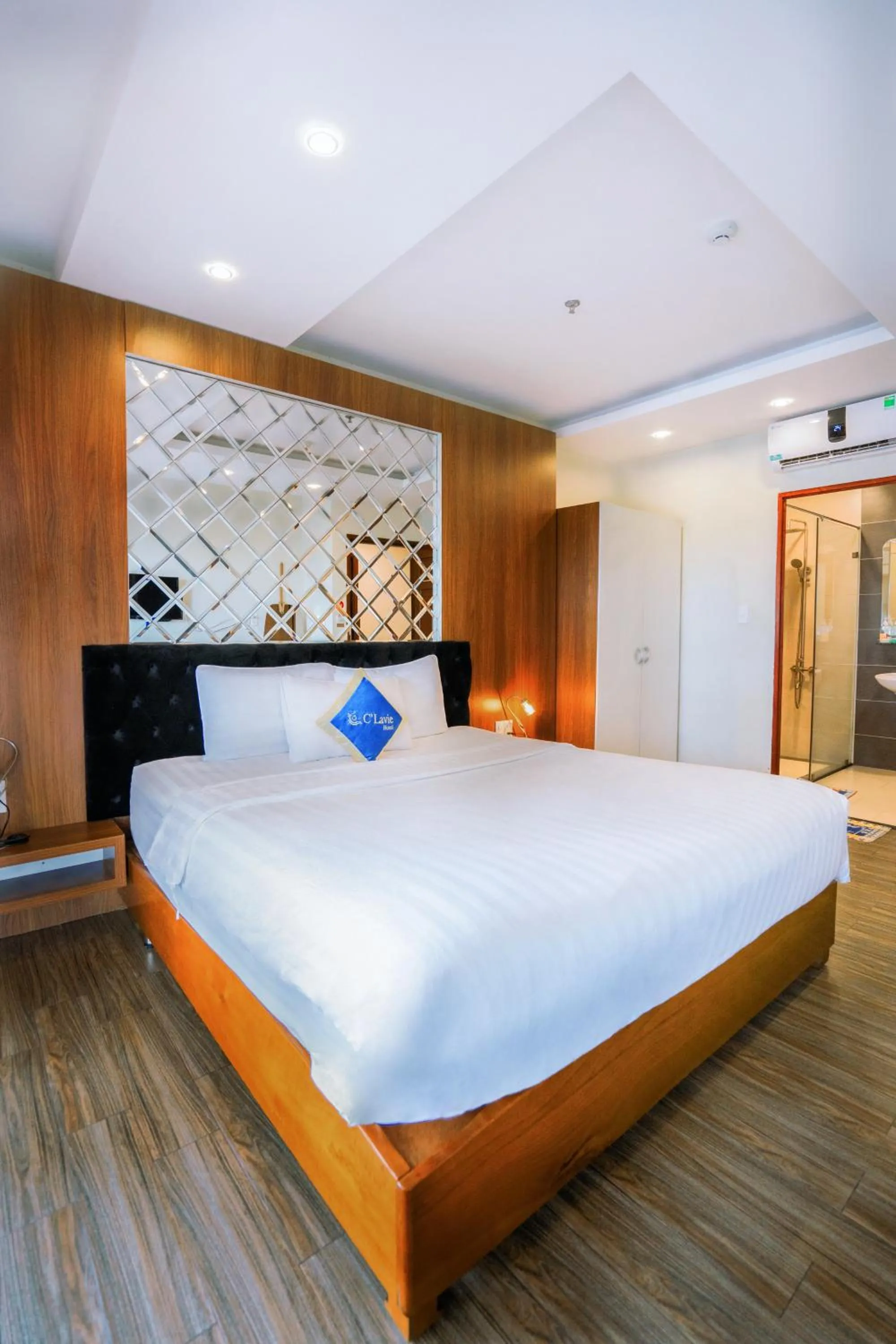 Bed in C'Lavie Hotel - Saigon Airport Hotel