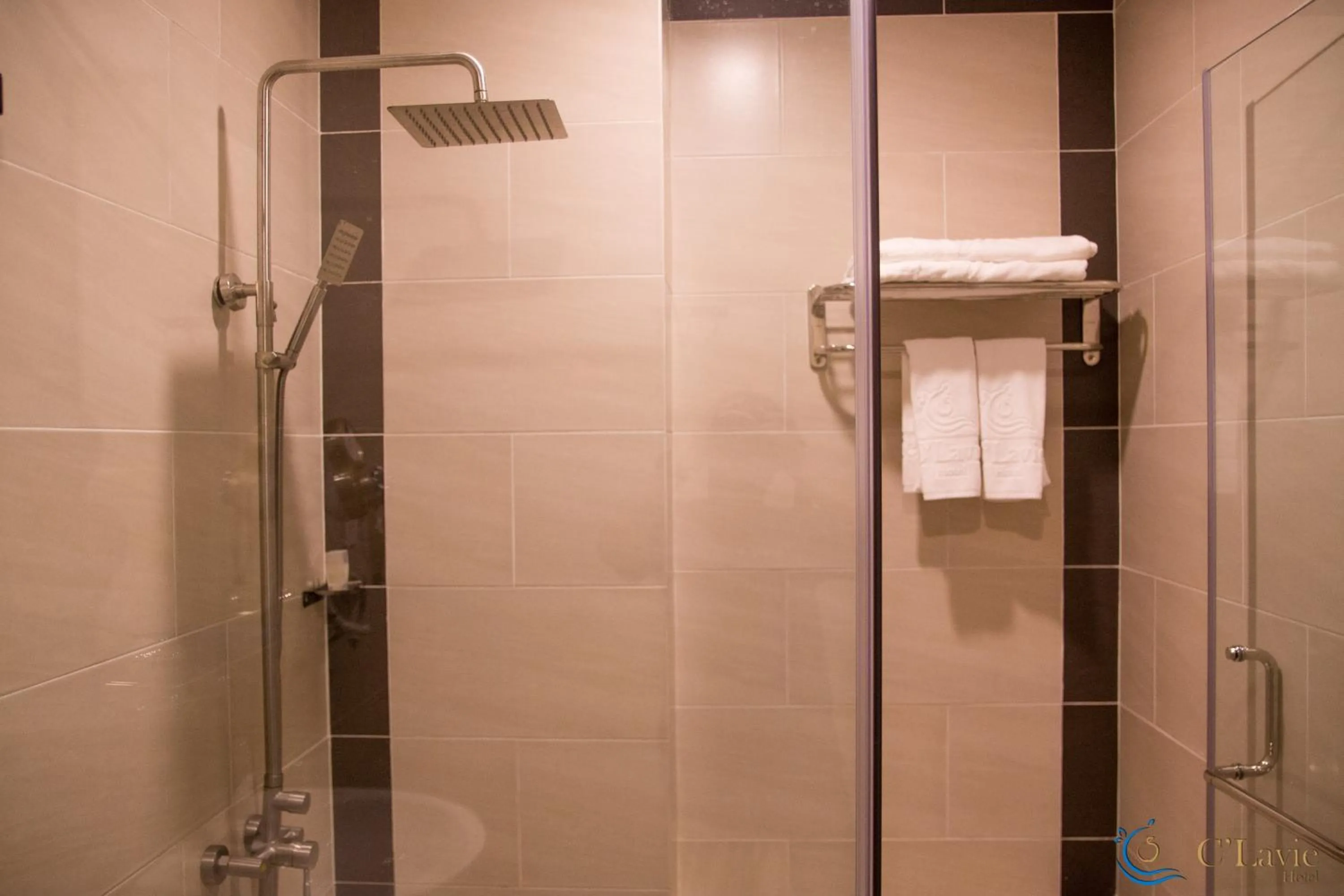 Bathroom in C'Lavie Hotel - Saigon Airport Hotel