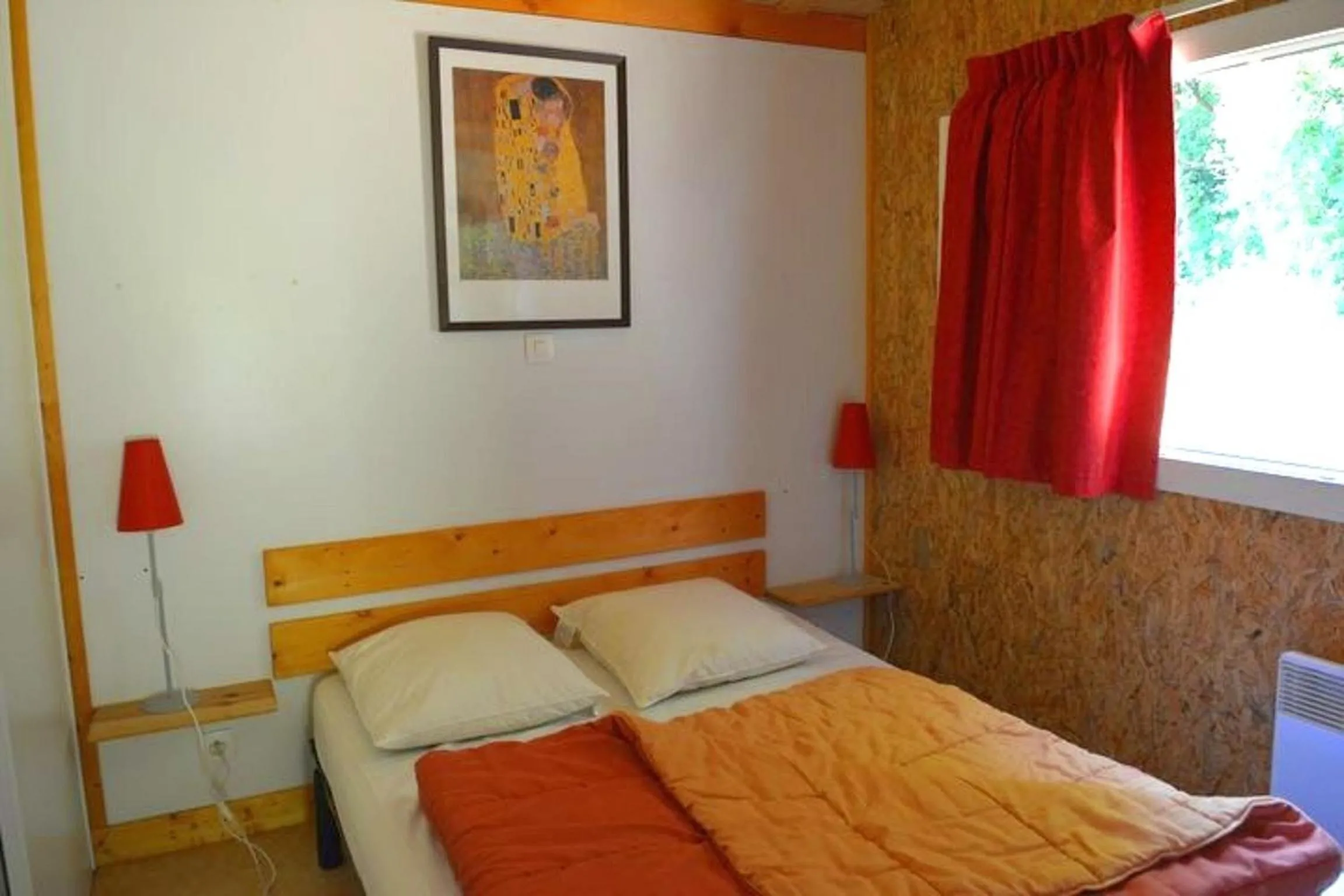 Chalet confortable aux Tourettes avec piscine partagée