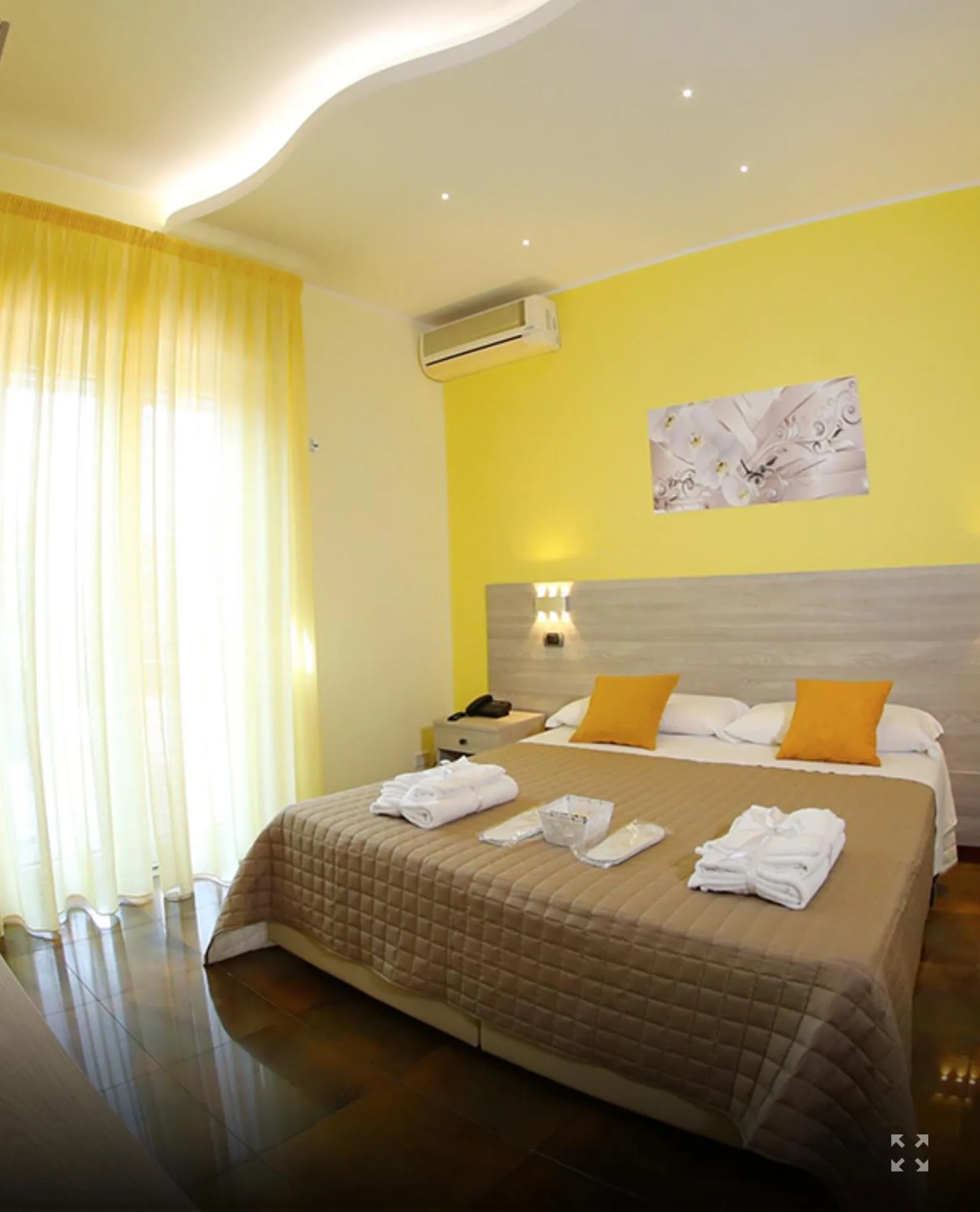 Bed in Policlinico Happy Home