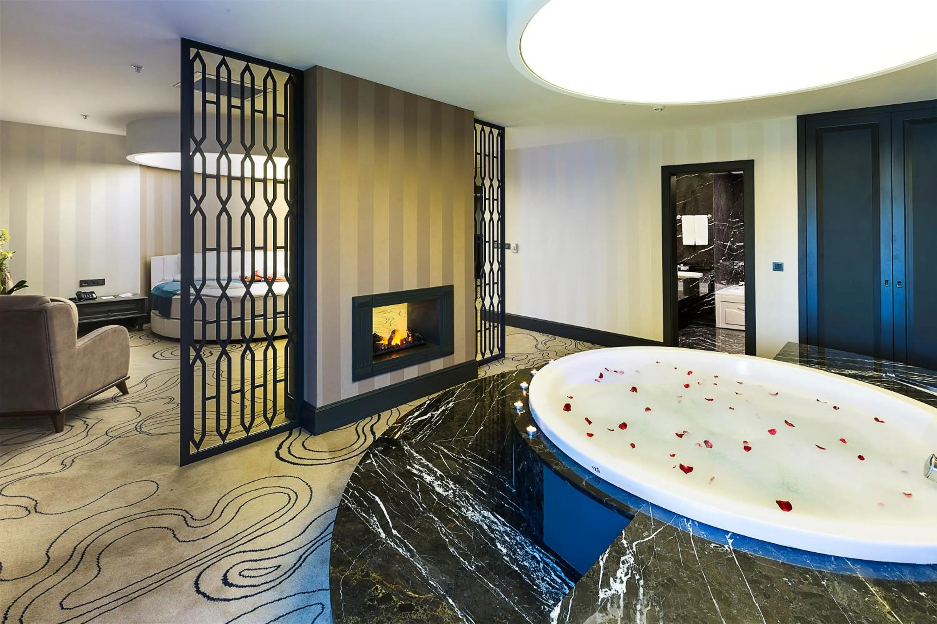 Toilet, Bed in Premier Inn Sakarya