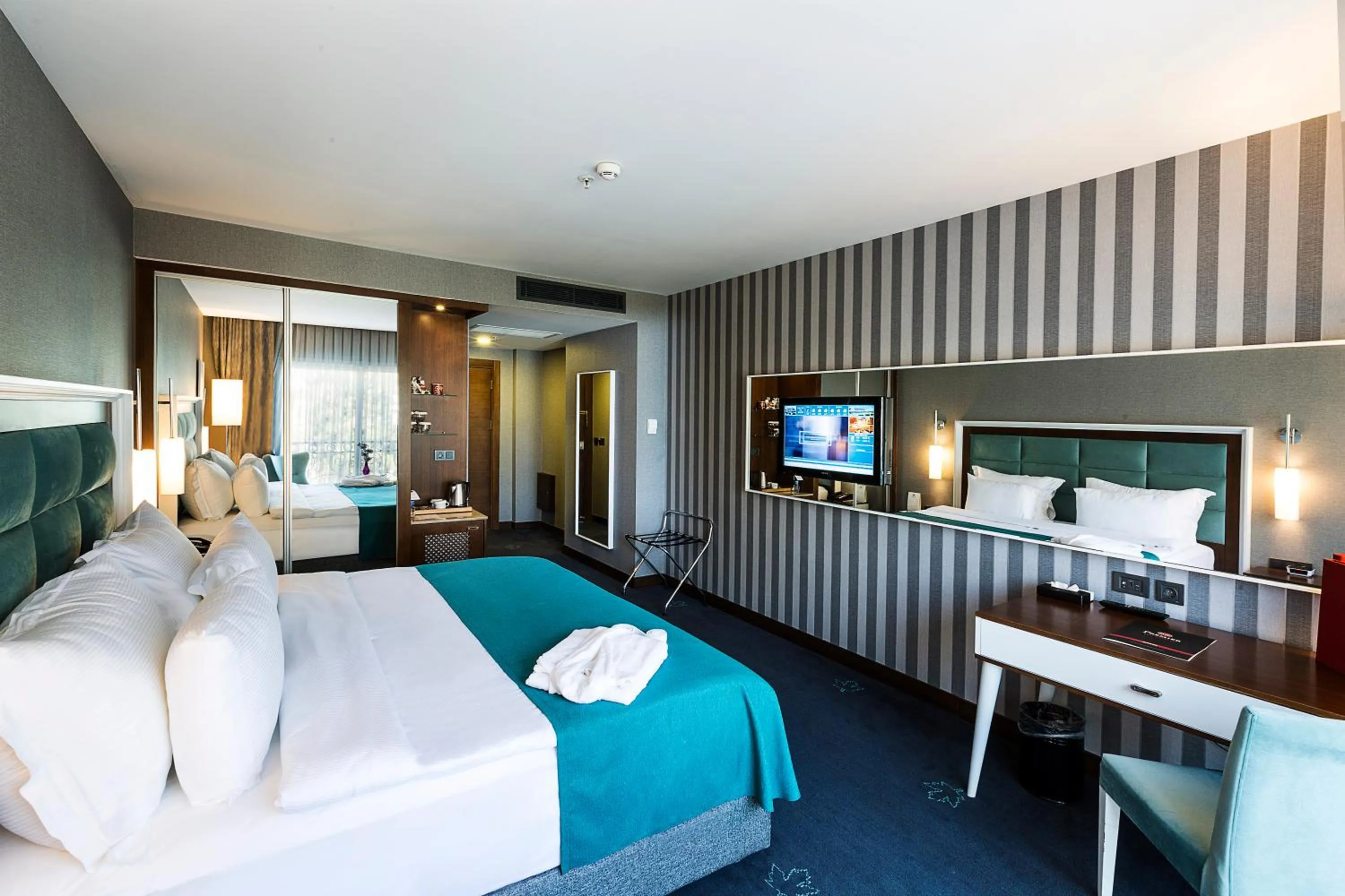 TV and multimedia, Bed in Premier Inn Sakarya