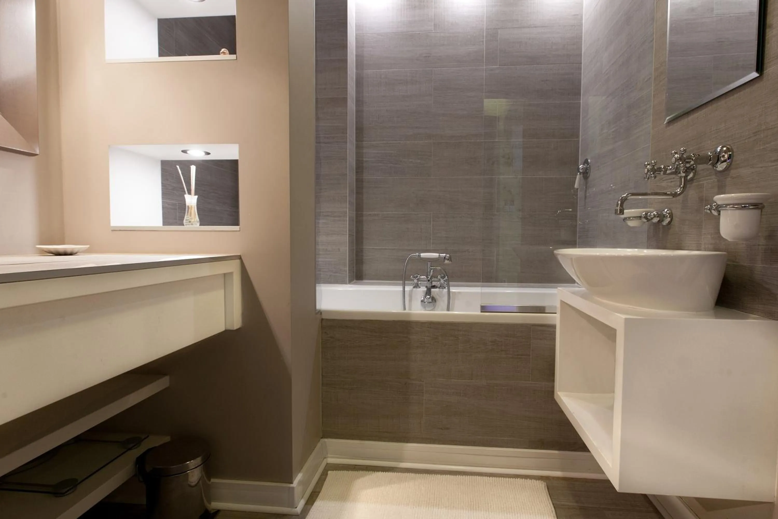 Warsaw Concierge Traveller's Nest Wspólna