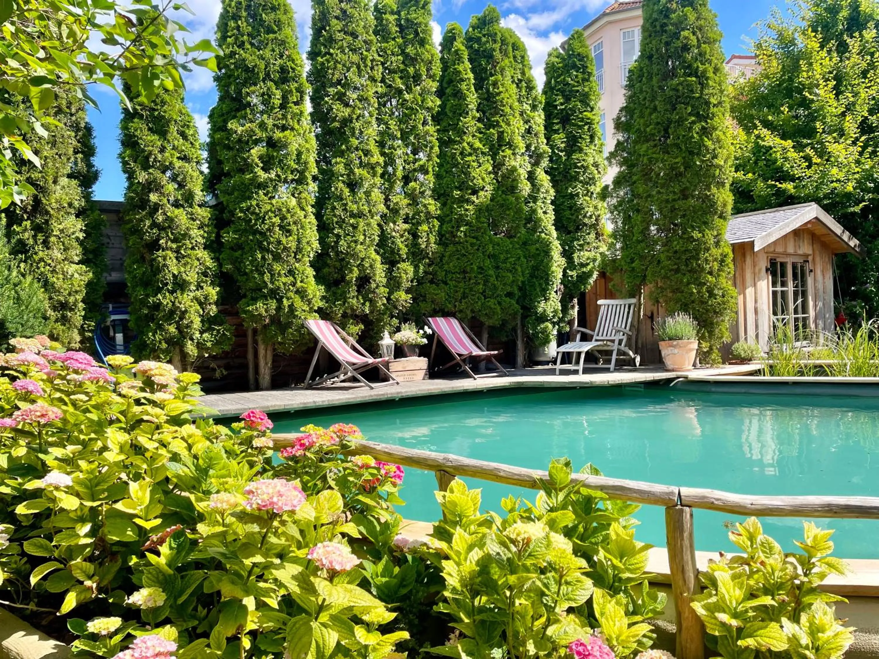 Swimming pool in Weißt Du noch - Gästehäuser & Suiten