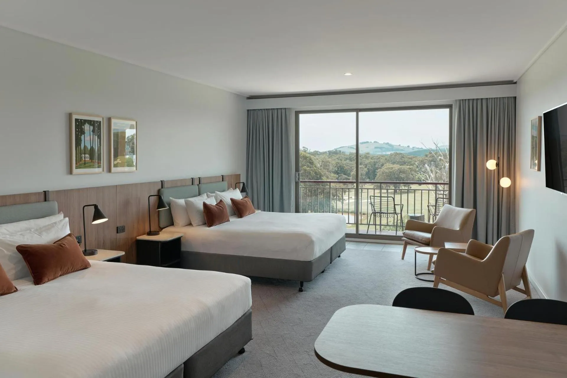 Golfcourse, Bed in RACV Goldfields Resort